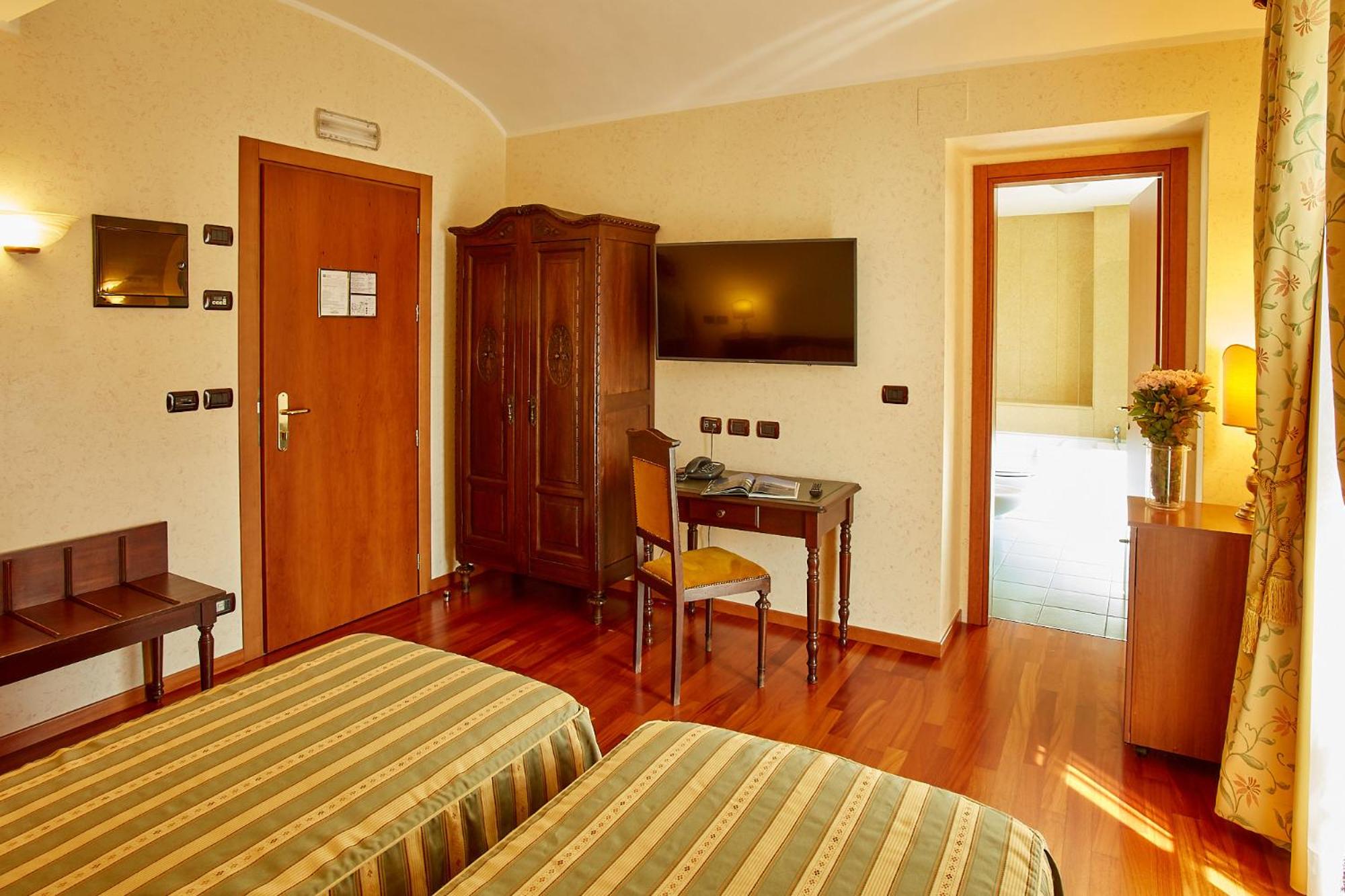 Classic Double Room - Photo 2