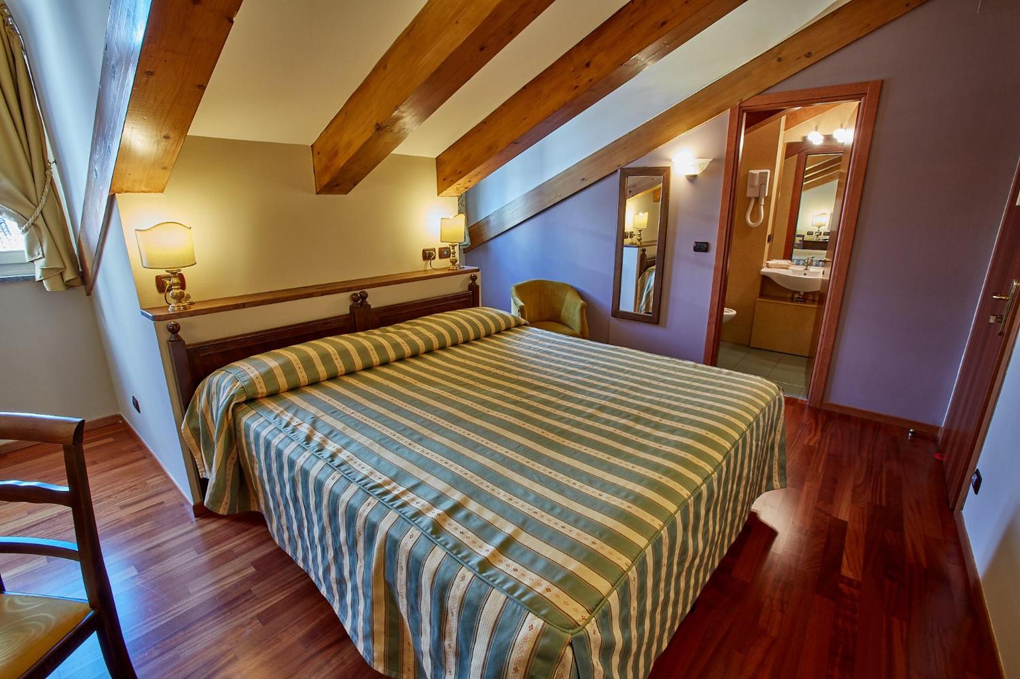 Triple Room - Photo 6