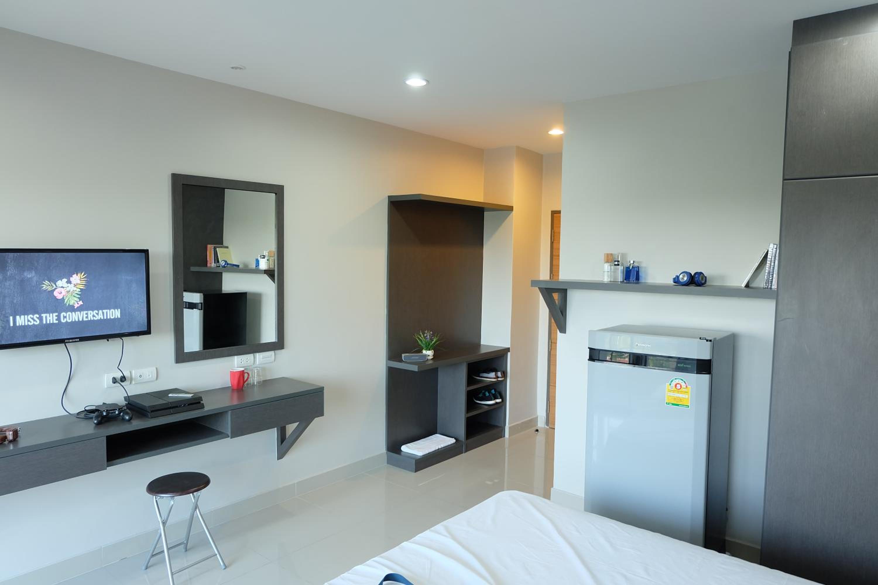 Deluxe King Room photo 2