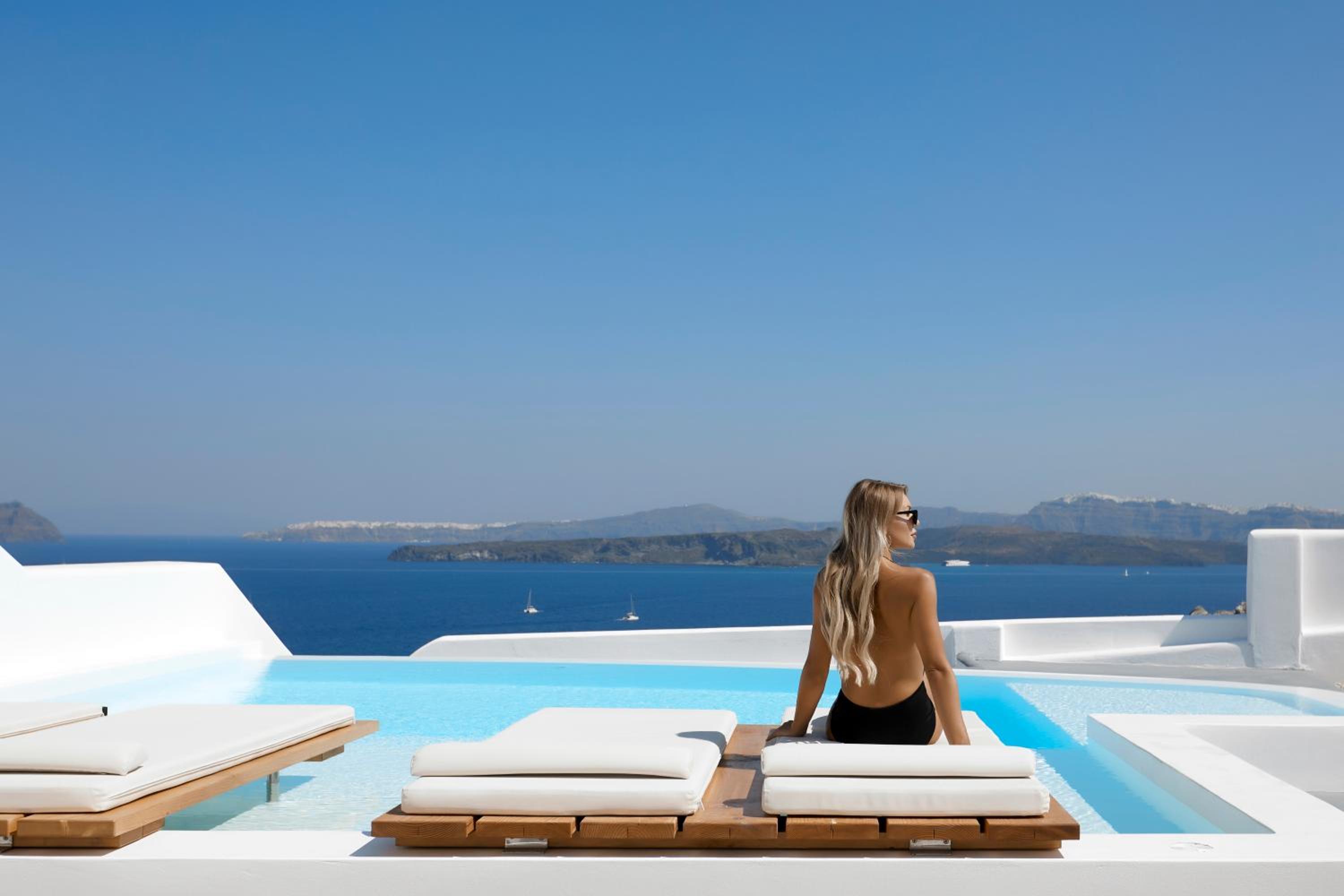 The Eclectic Villa with Infinity Heated Private Pool - Photo 8