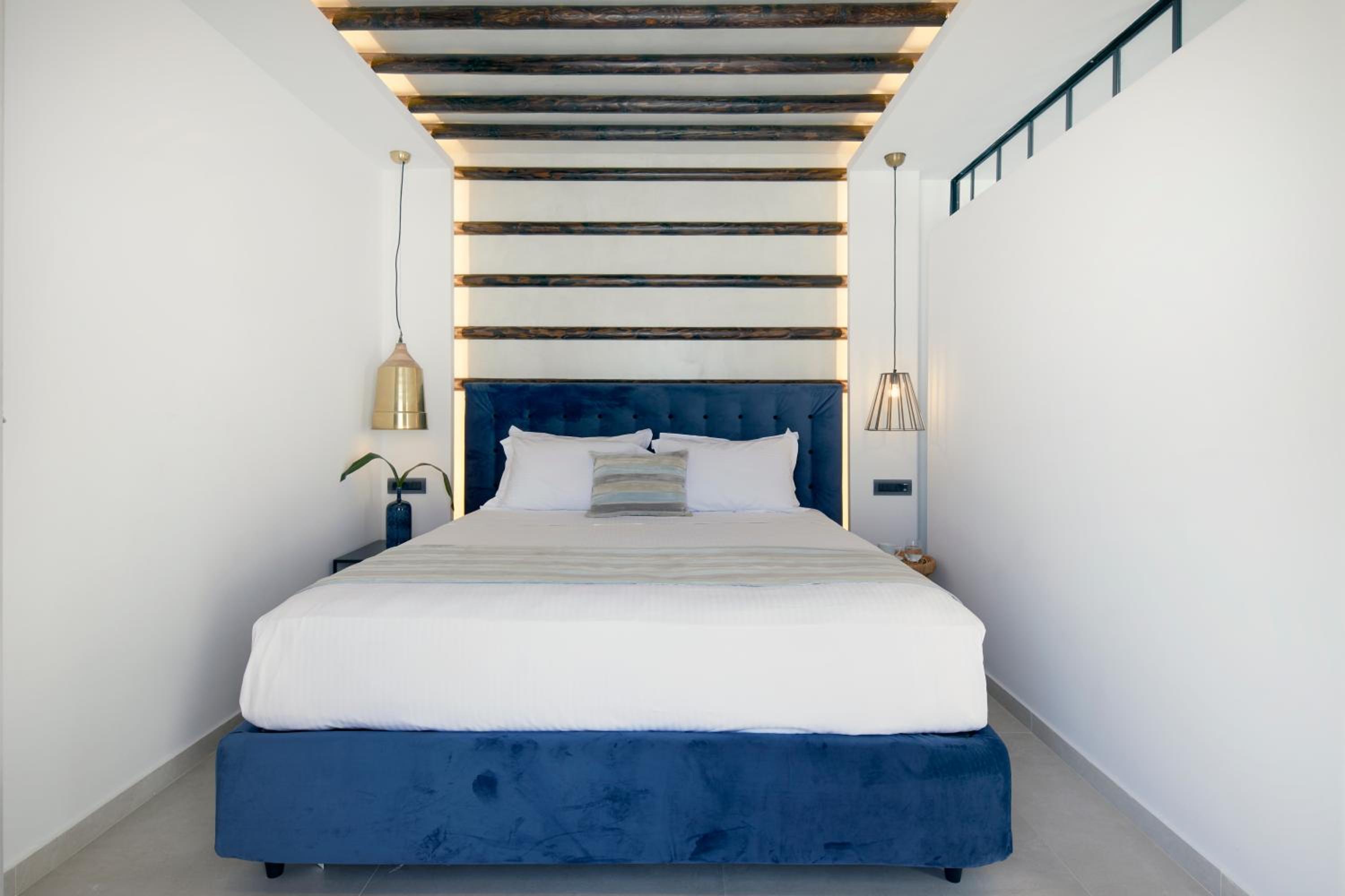 The Eclectic Villa with Infinity Heated Private Pool - Photo 23