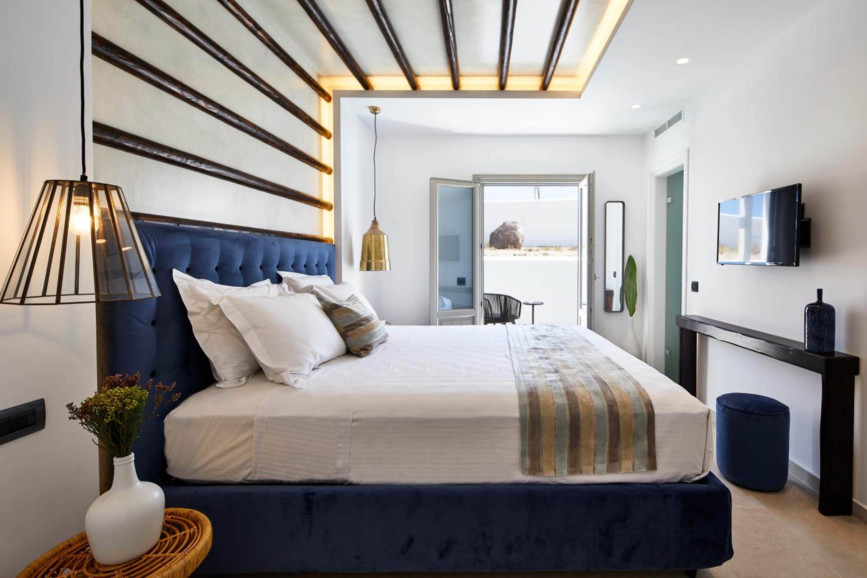 The Eclectic Villa with Infinity Heated Private Pool