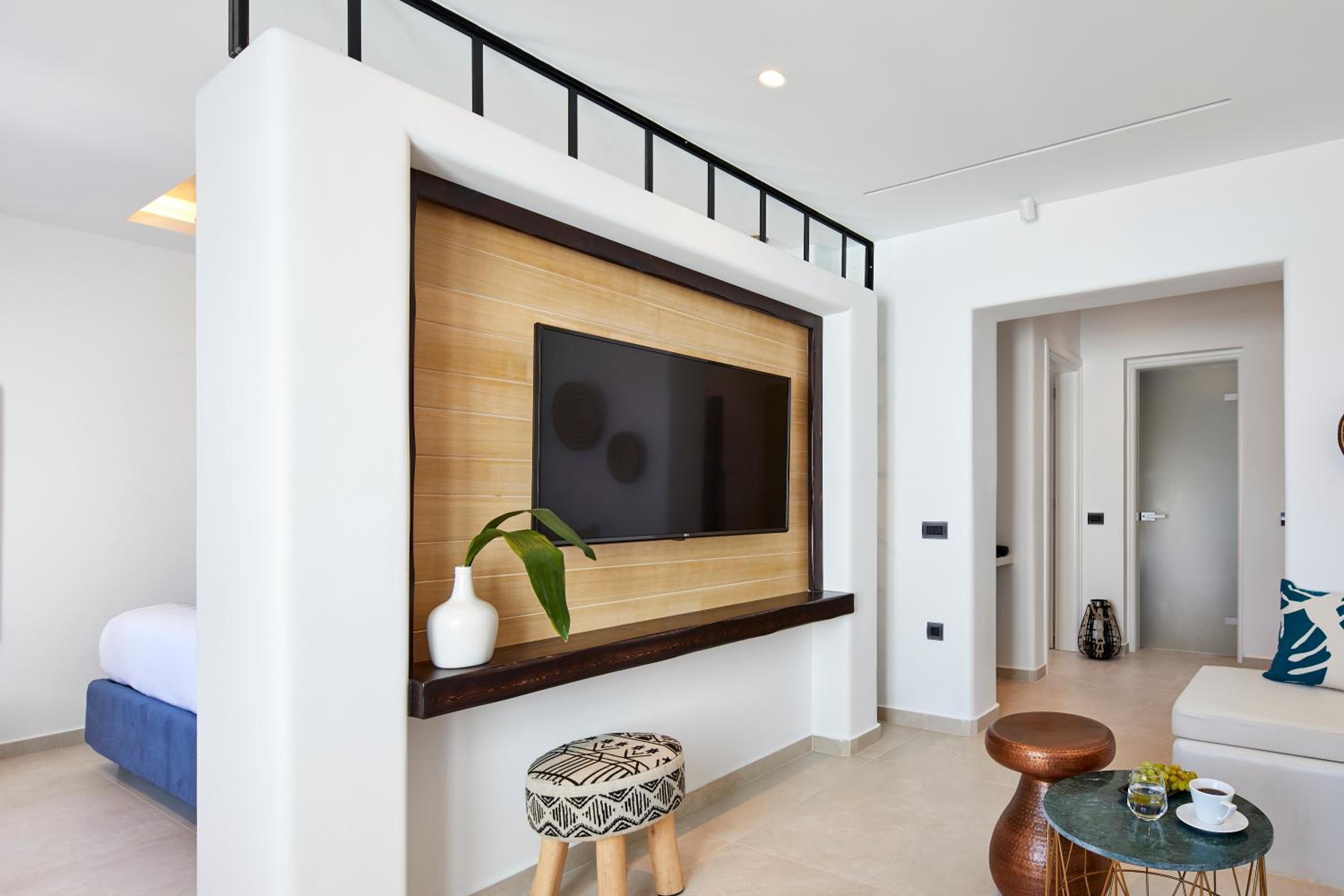 The Eclectic Villa with Infinity Heated Private Pool - Photo 12
