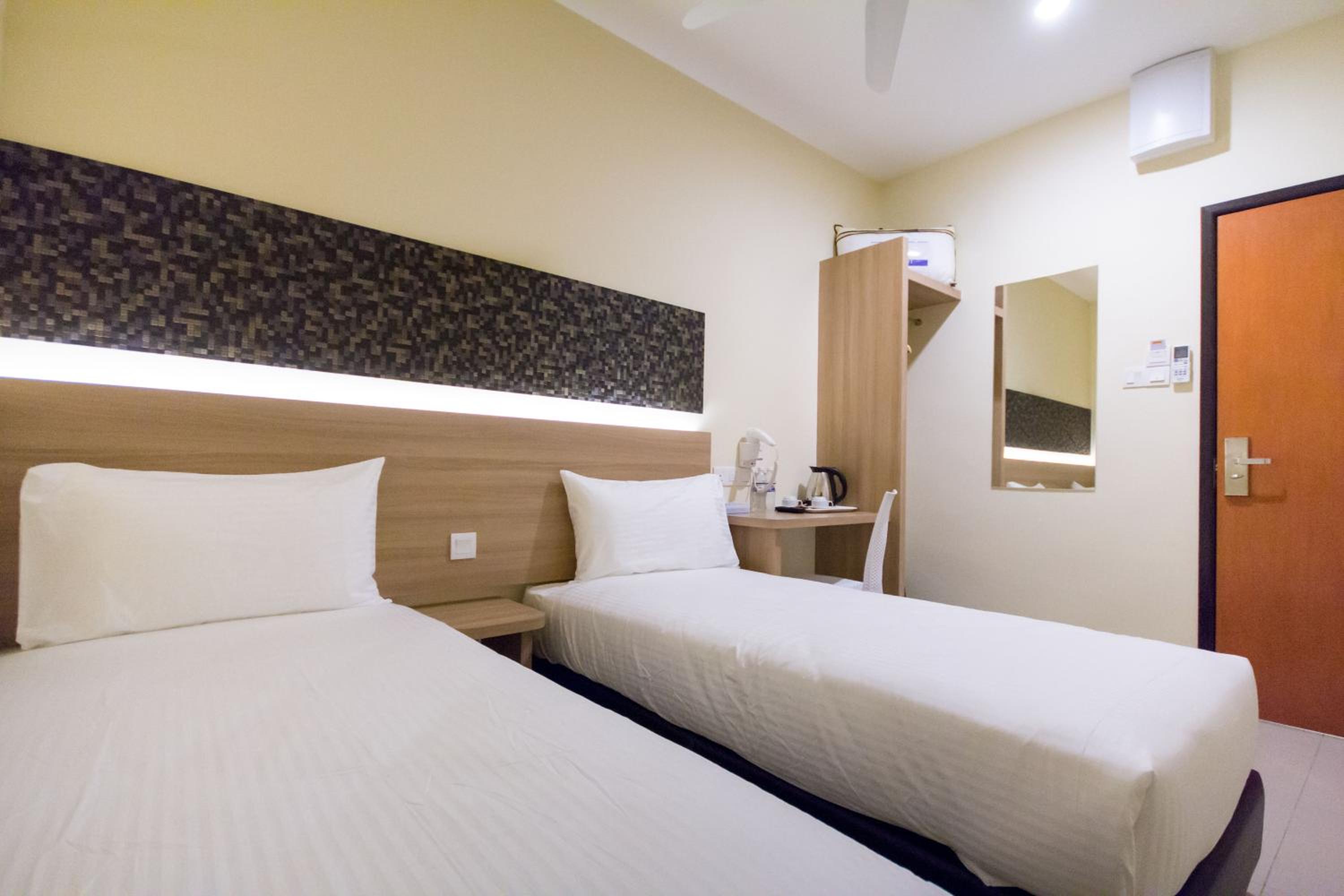 Standard Twin Room photo 3
