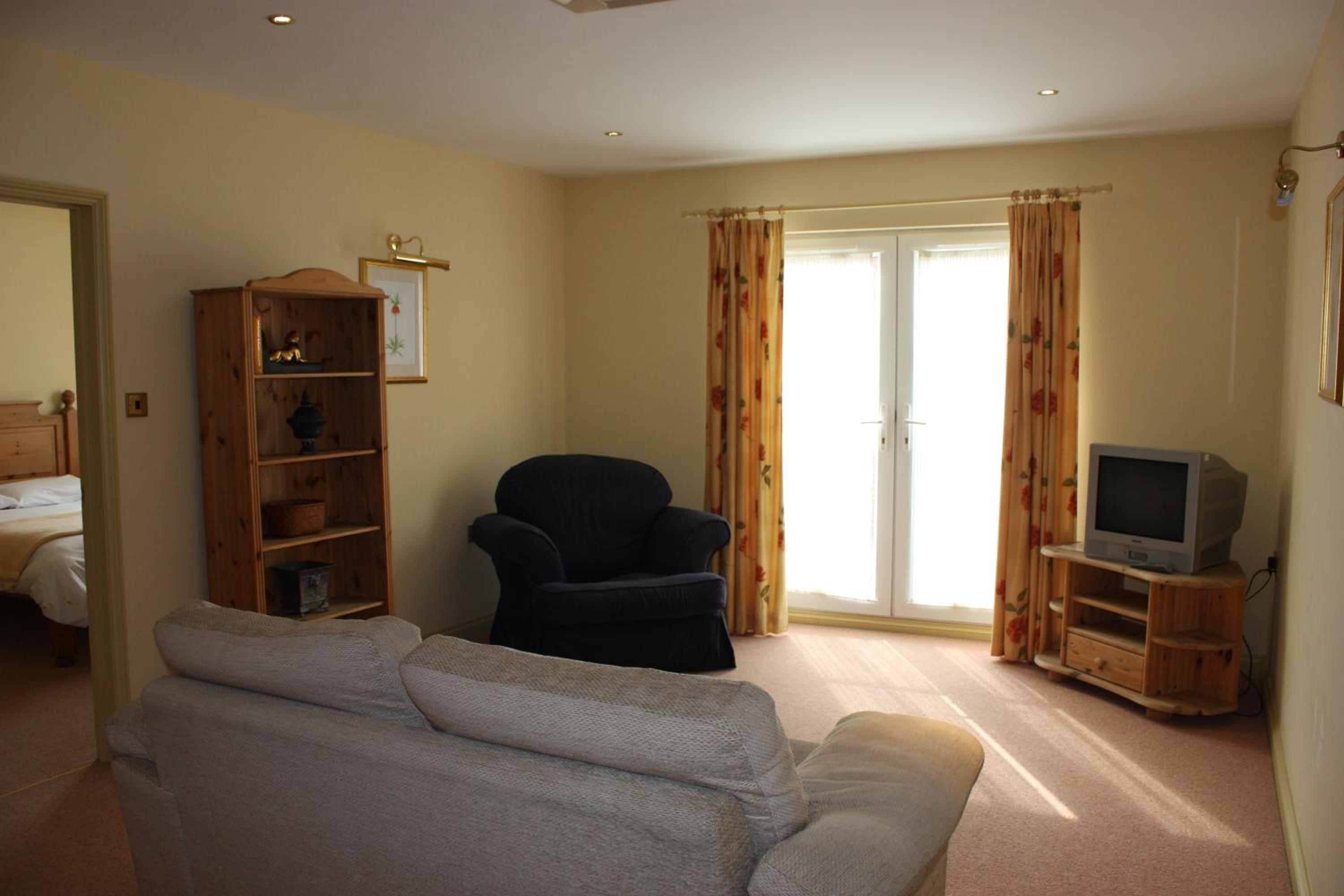 Executive Double Room - Photo 11