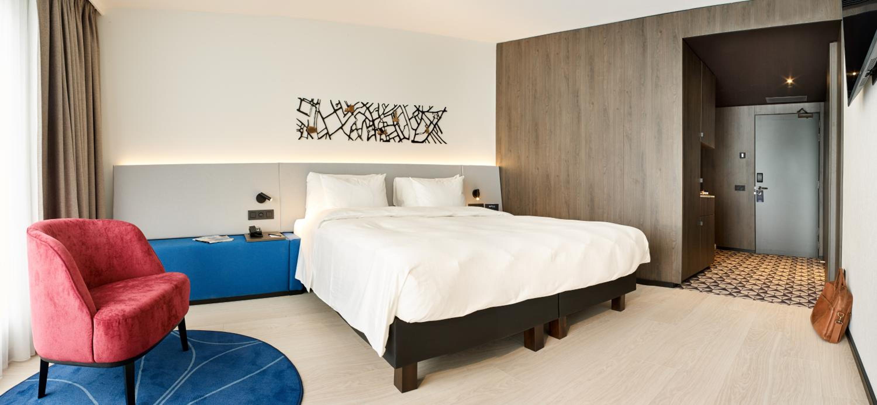Standard Room thumbnail 5