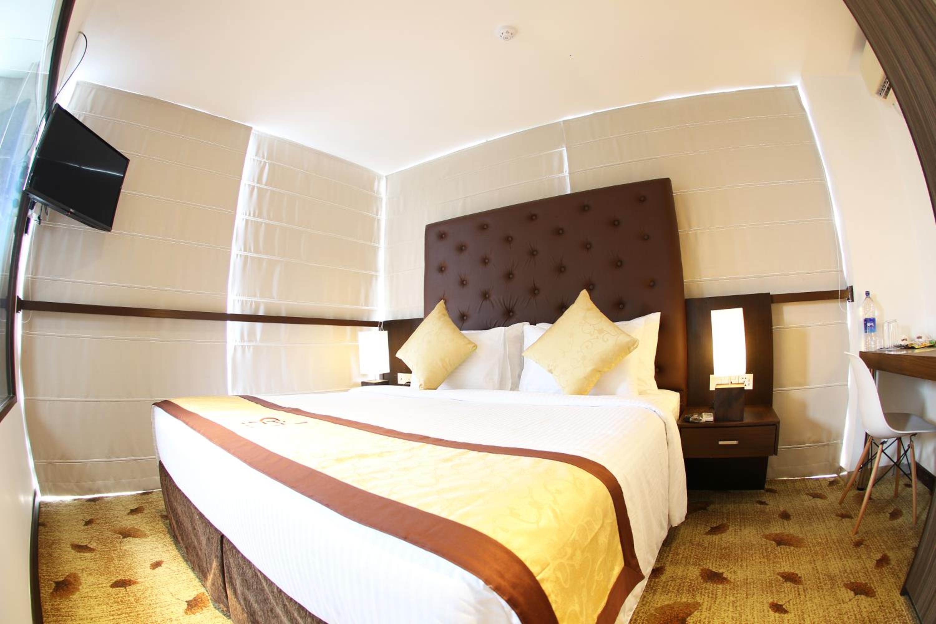 Standard Double Room - Photo 10