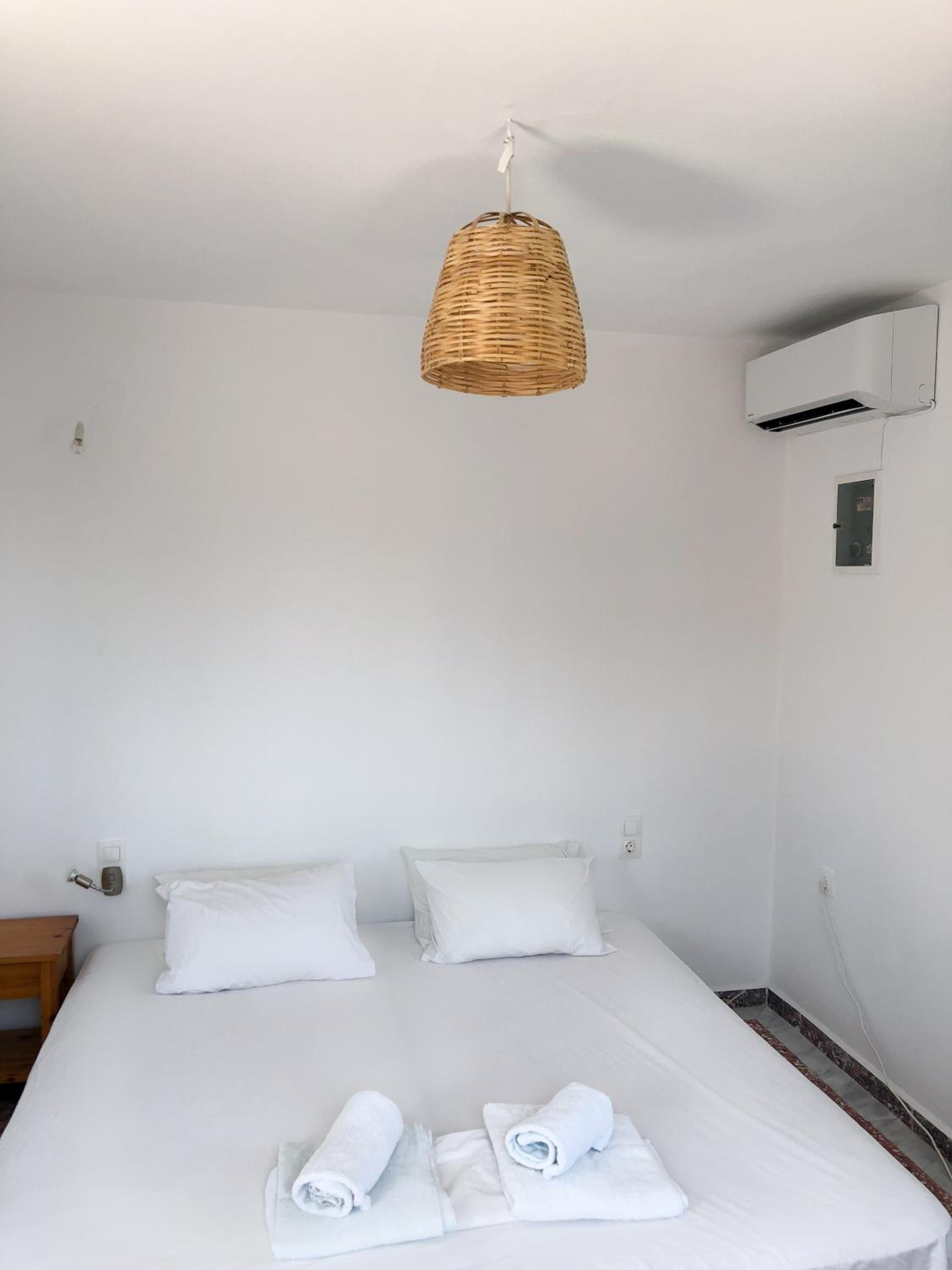 Standard Double Room with Side Sea View - First Floor  - Photo 9