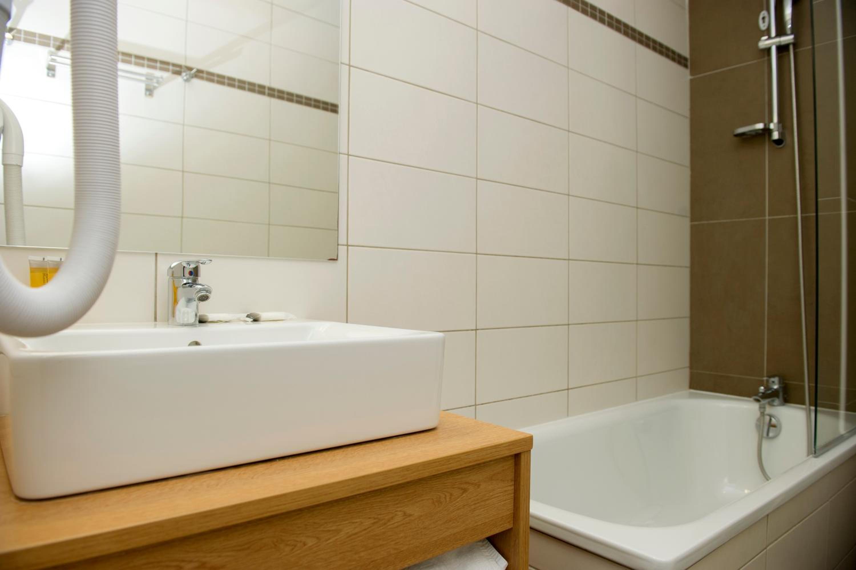 Double Room - Photo 6