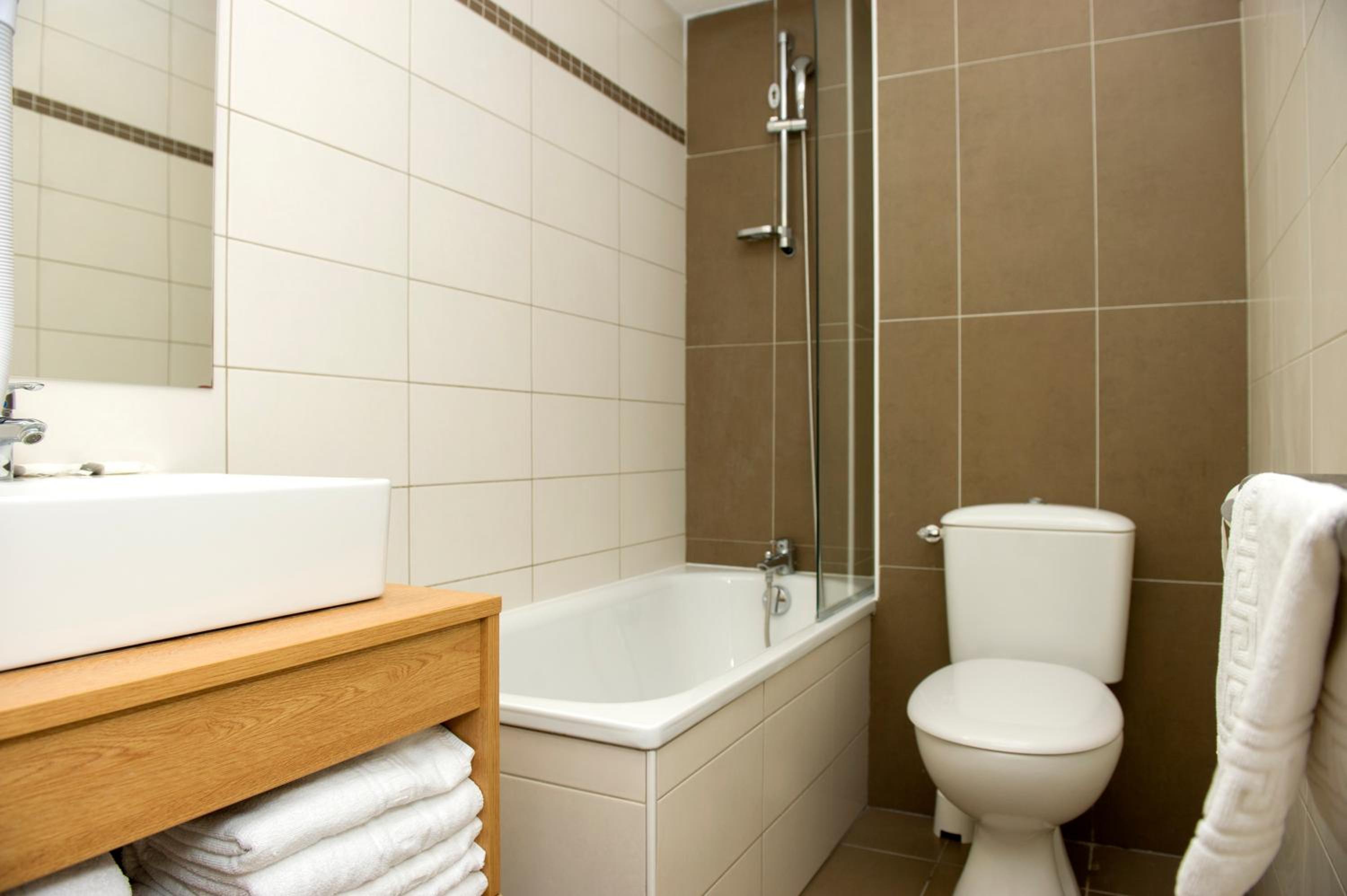 Double Room - Photo 9