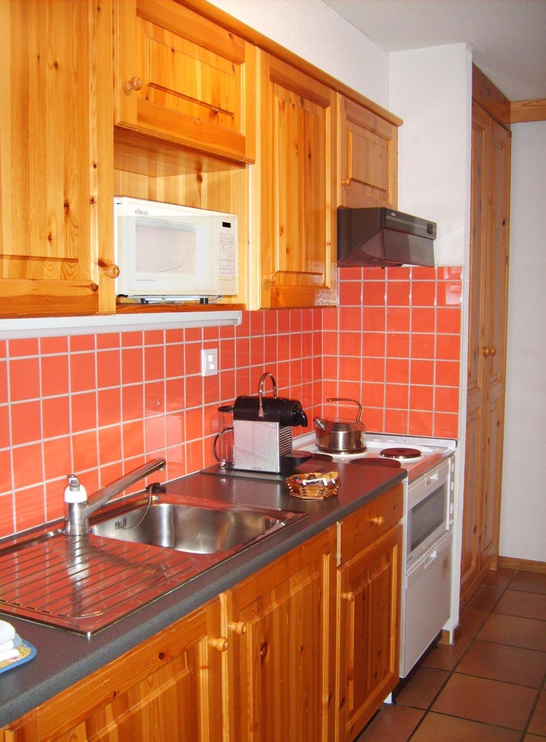 One-Bedroom Apartment photo 2