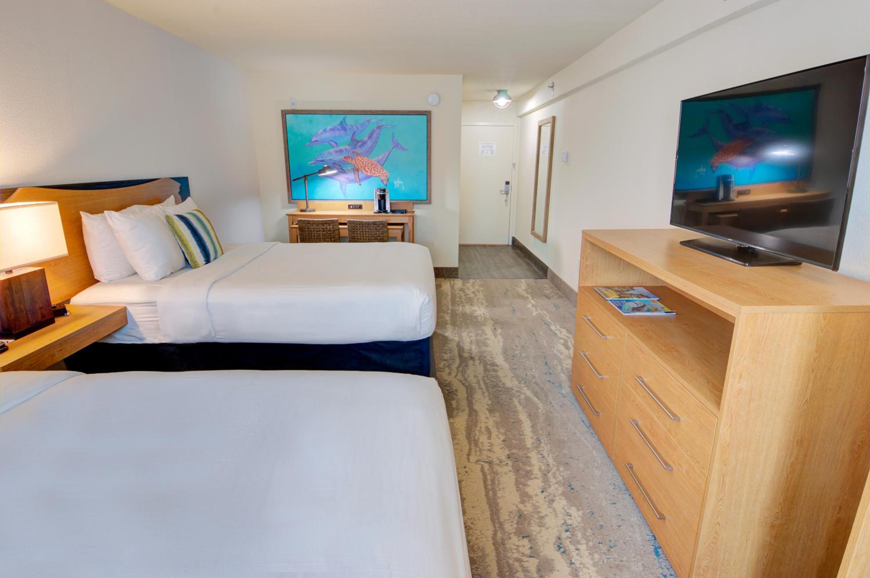 Queen Room with Two Queen Beds- Pool View - Photo 1