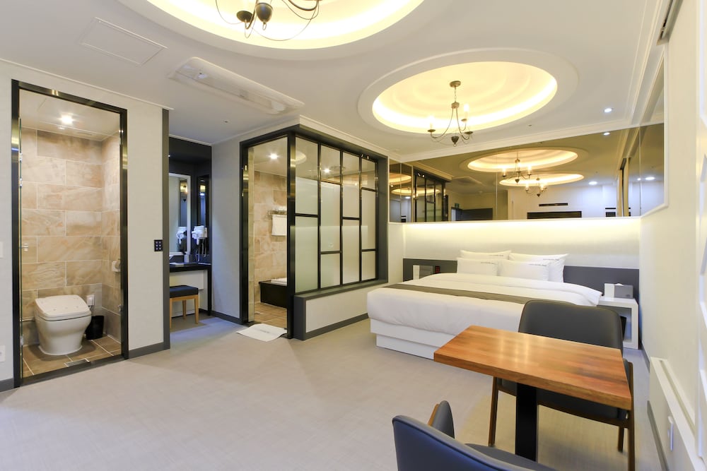 Standard Room - Photo 4