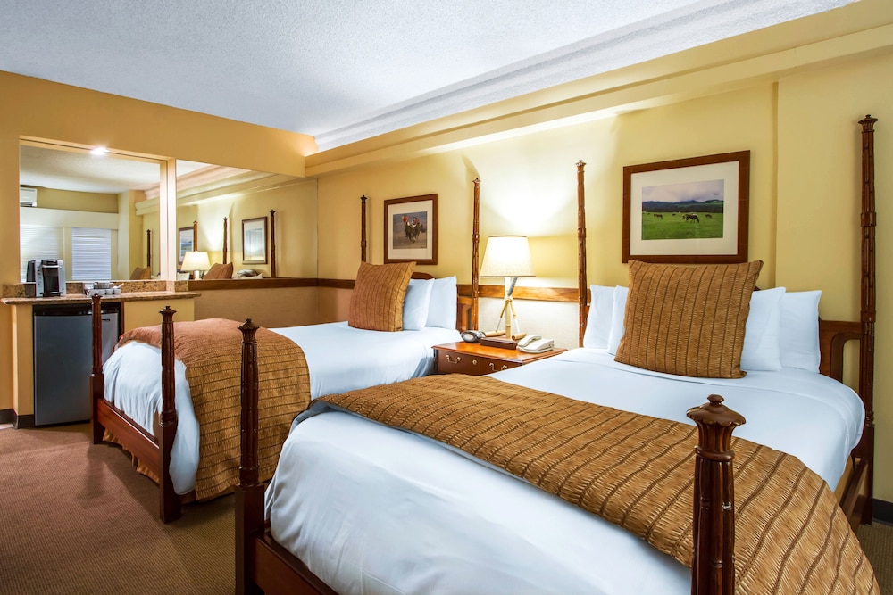 Classic Room, 2 Double Beds, City View - Photo 1