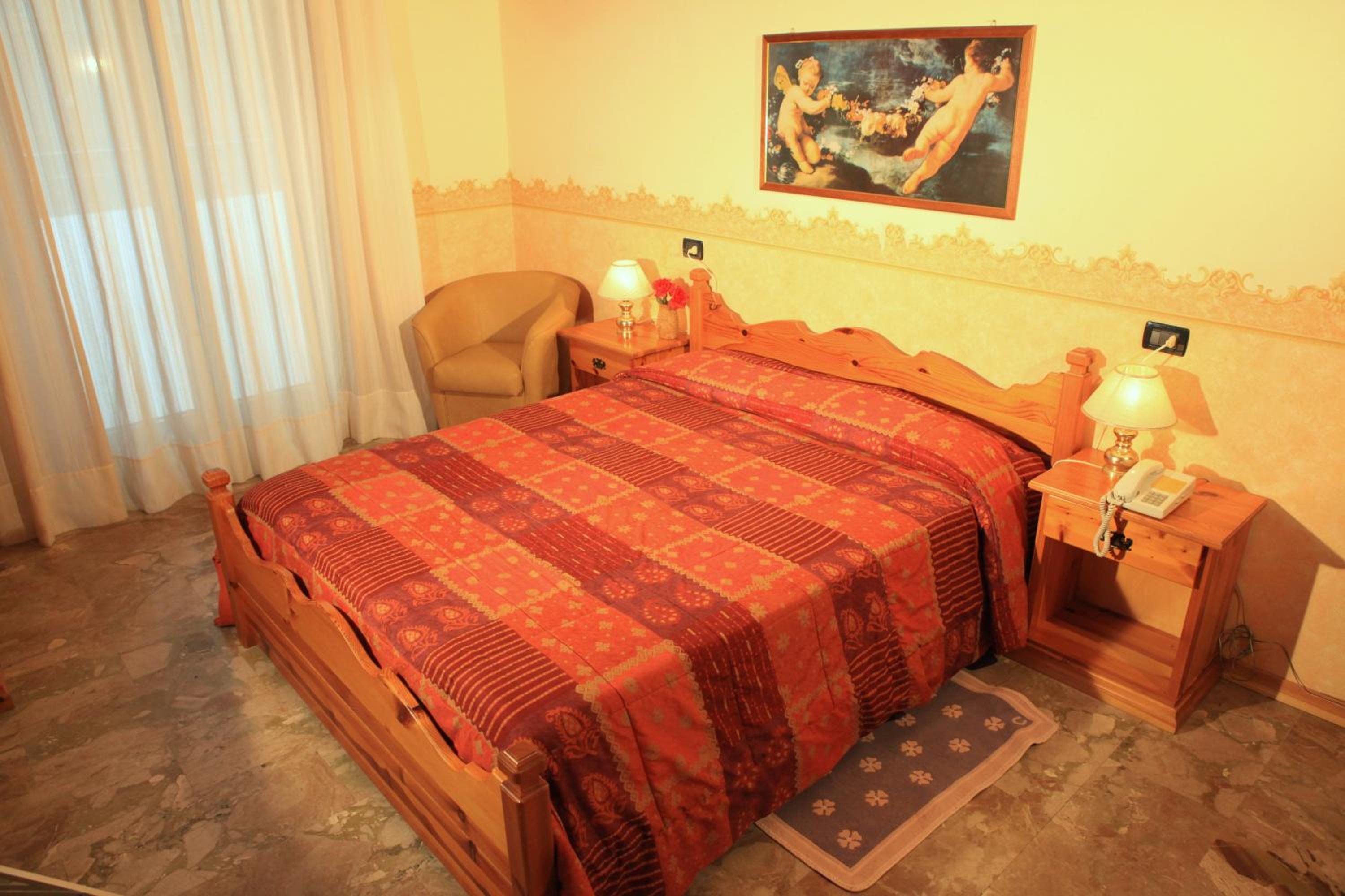 Double or Twin Room - Photo 1