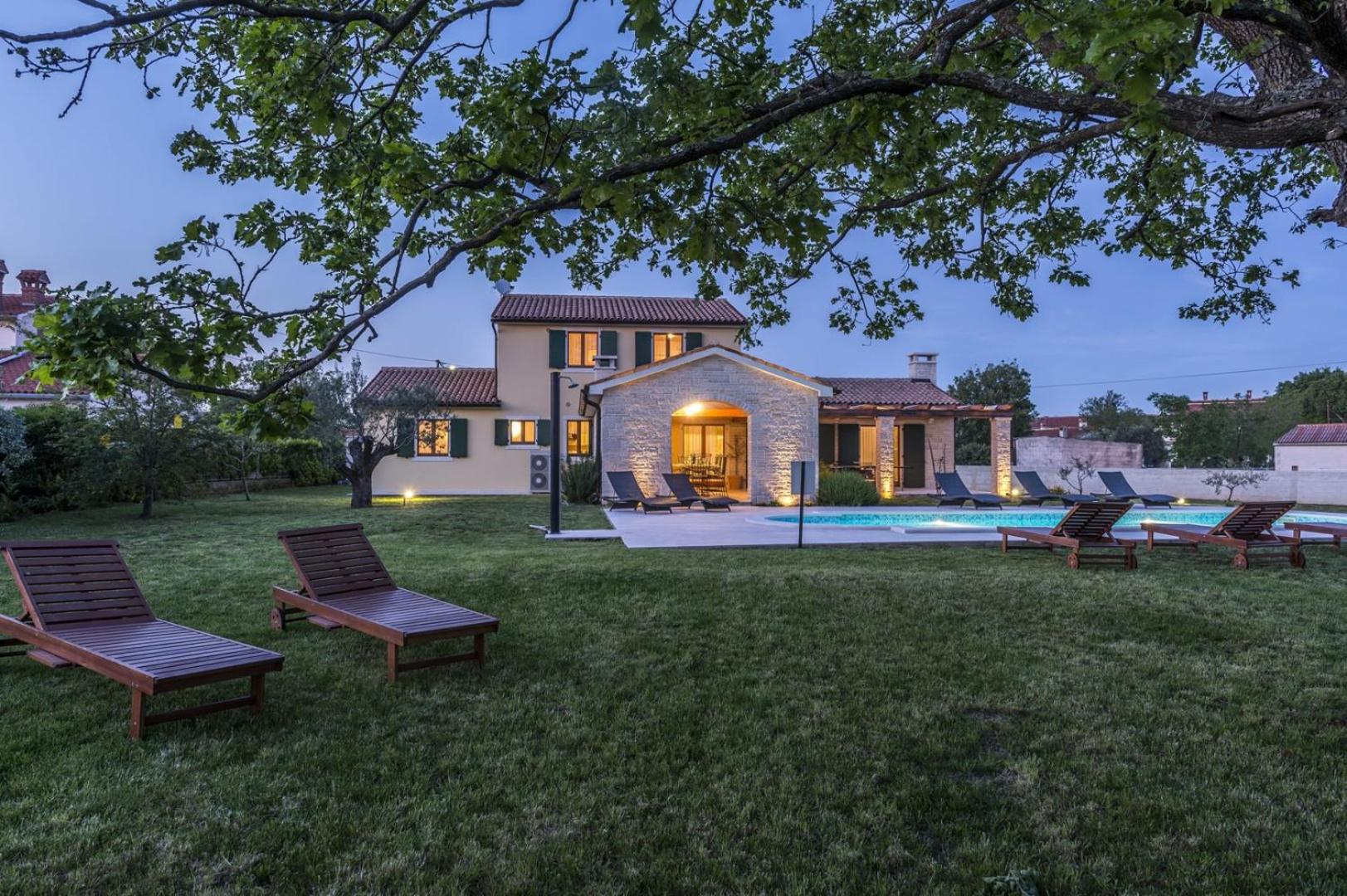 Villa photo 2