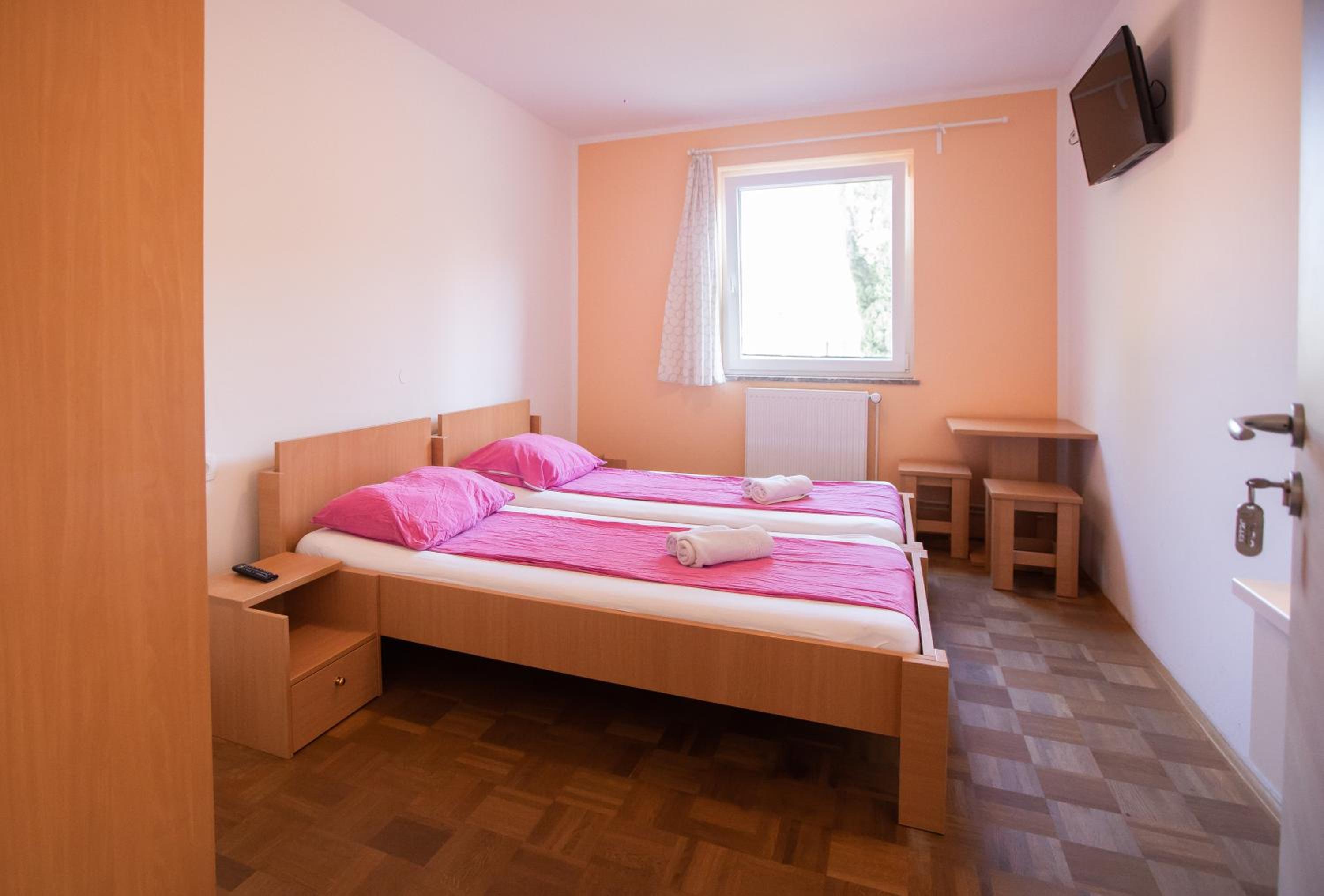 Double Room - Photo 22