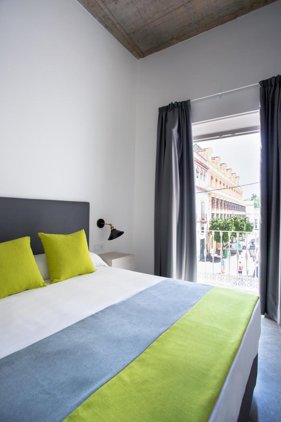 Double Room with Balcony - Photo 1