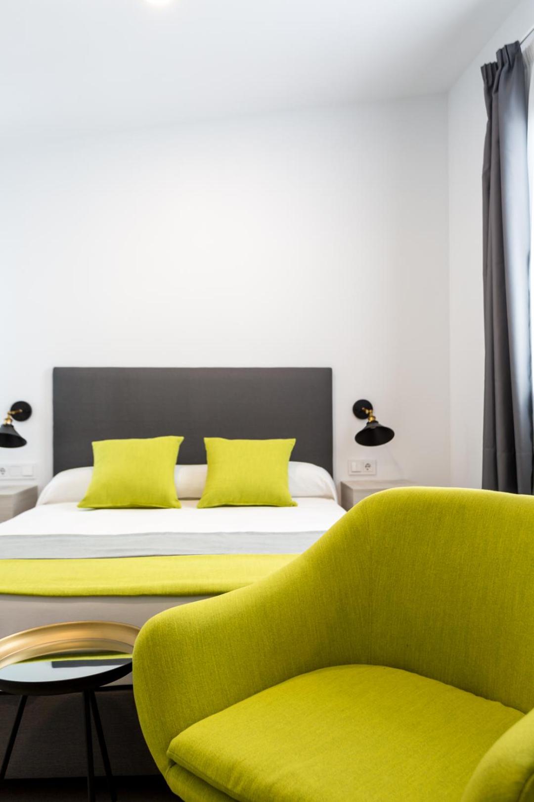 Deluxe Room - Photo 2
