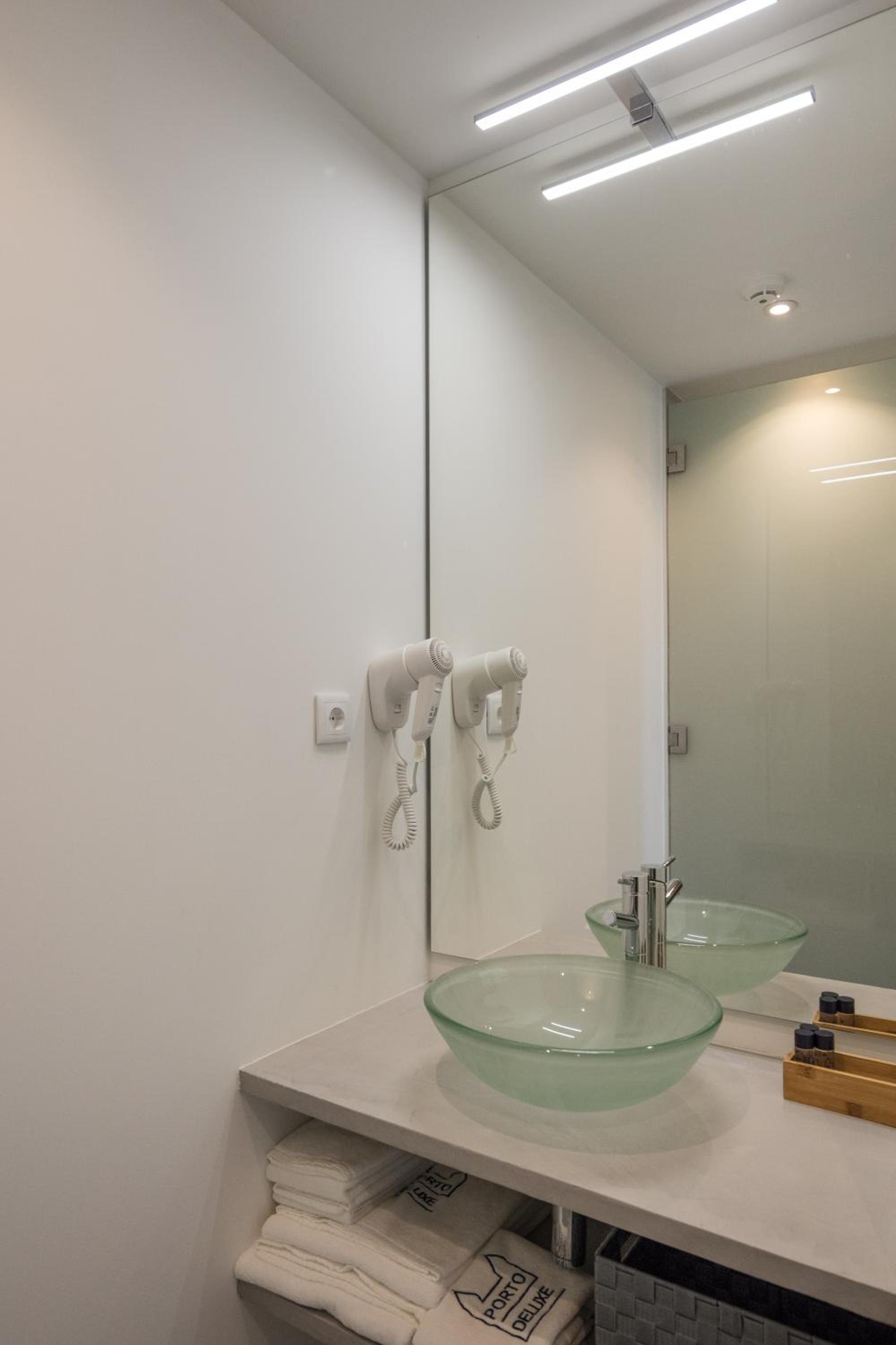 Deluxe Room - Photo 8