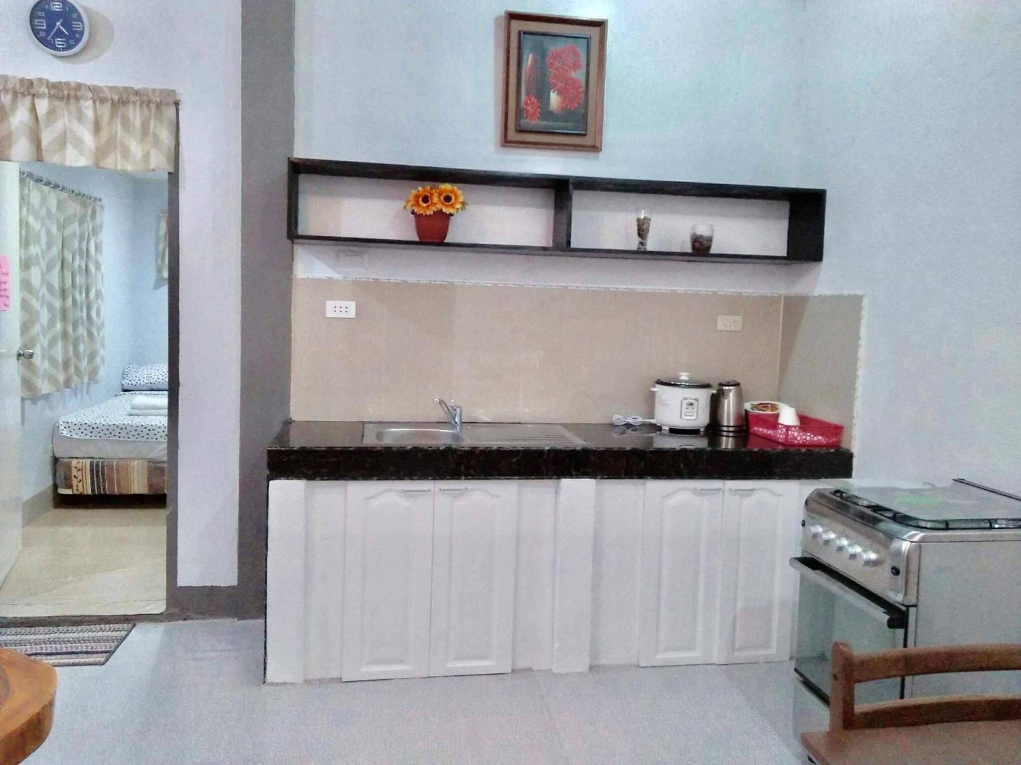 One-Bedroom House - Photo 12
