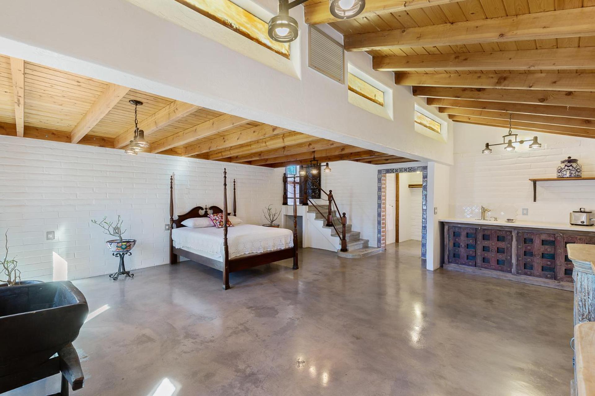 Four-Bedroom House photo 1