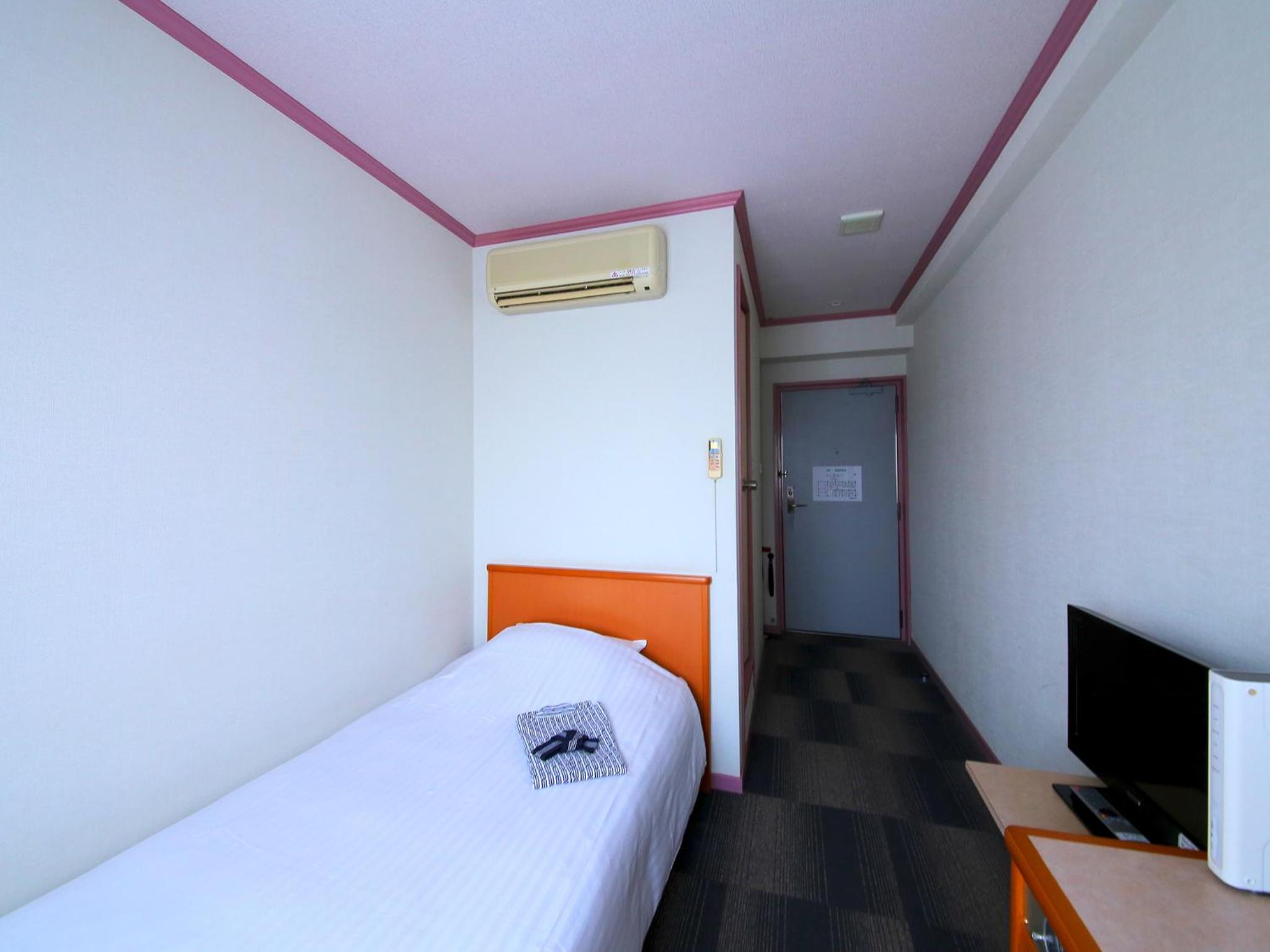 Standard Single Room - Smoking