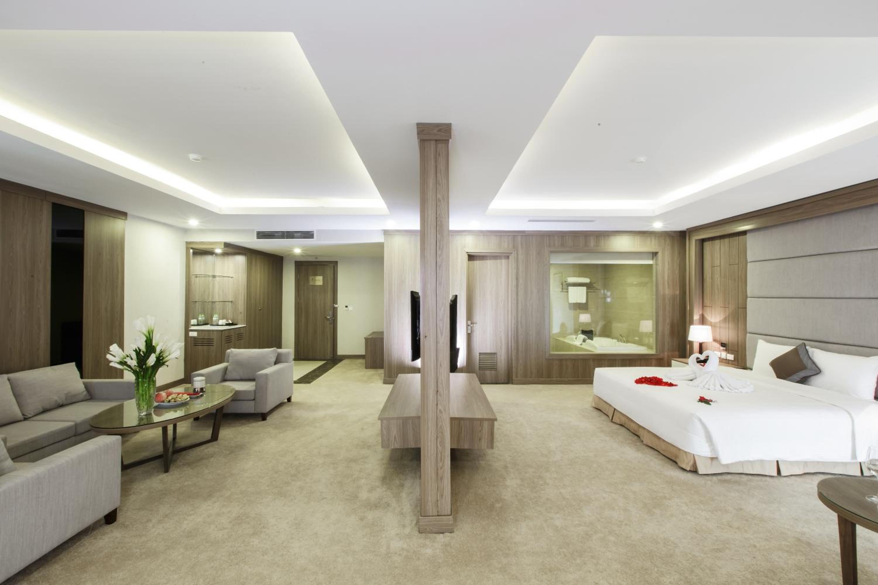 Executive Suite photo 2