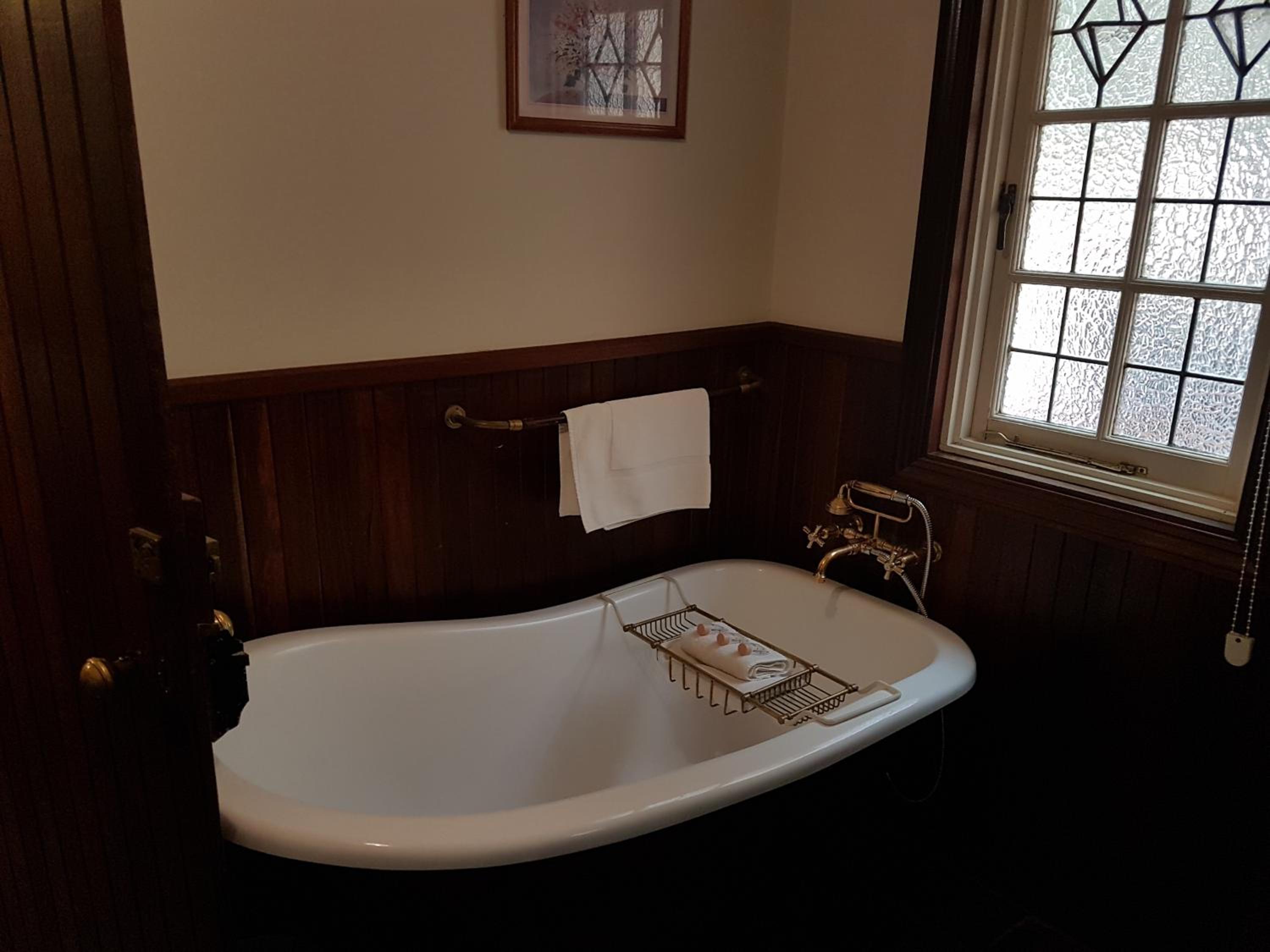 Queen Room photo 2