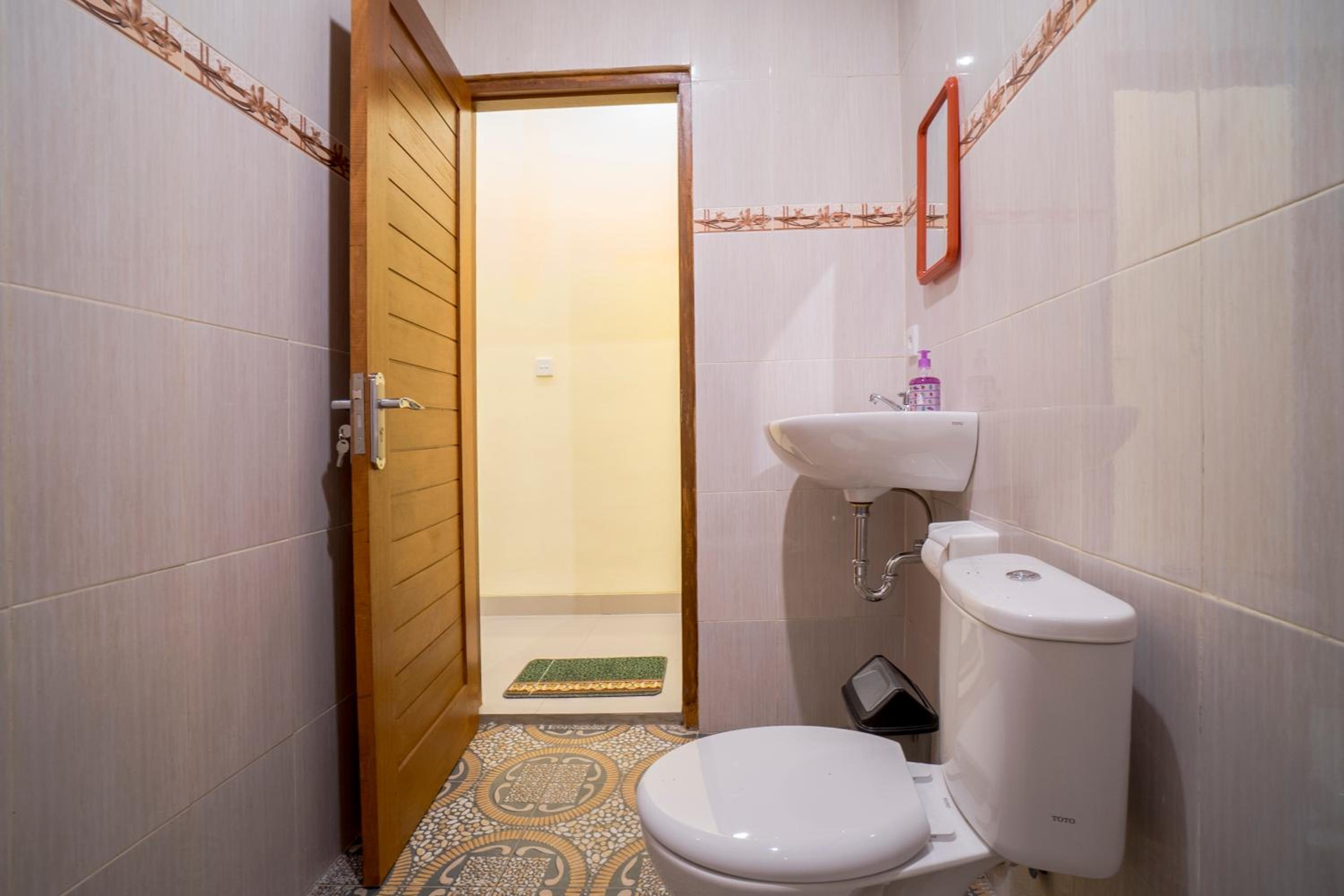 Twin Room - Photo 18