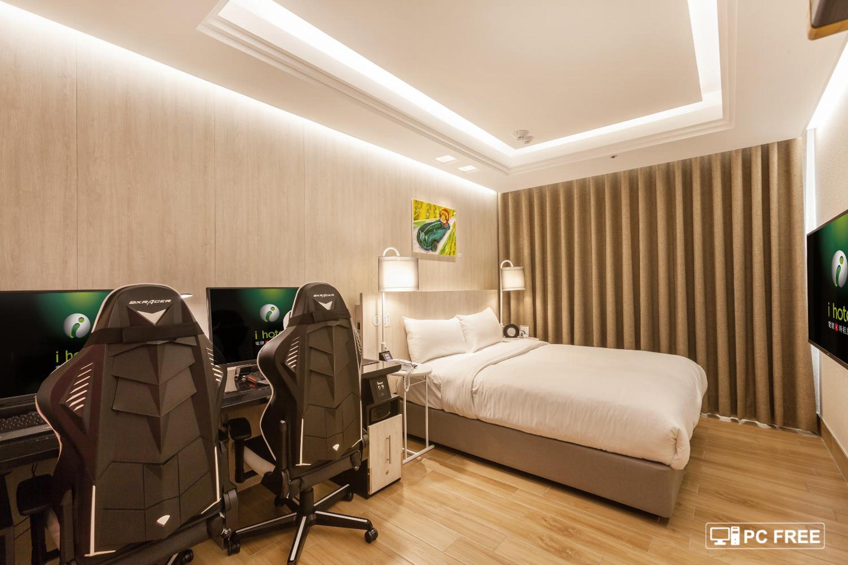 Double Room - Photo 12