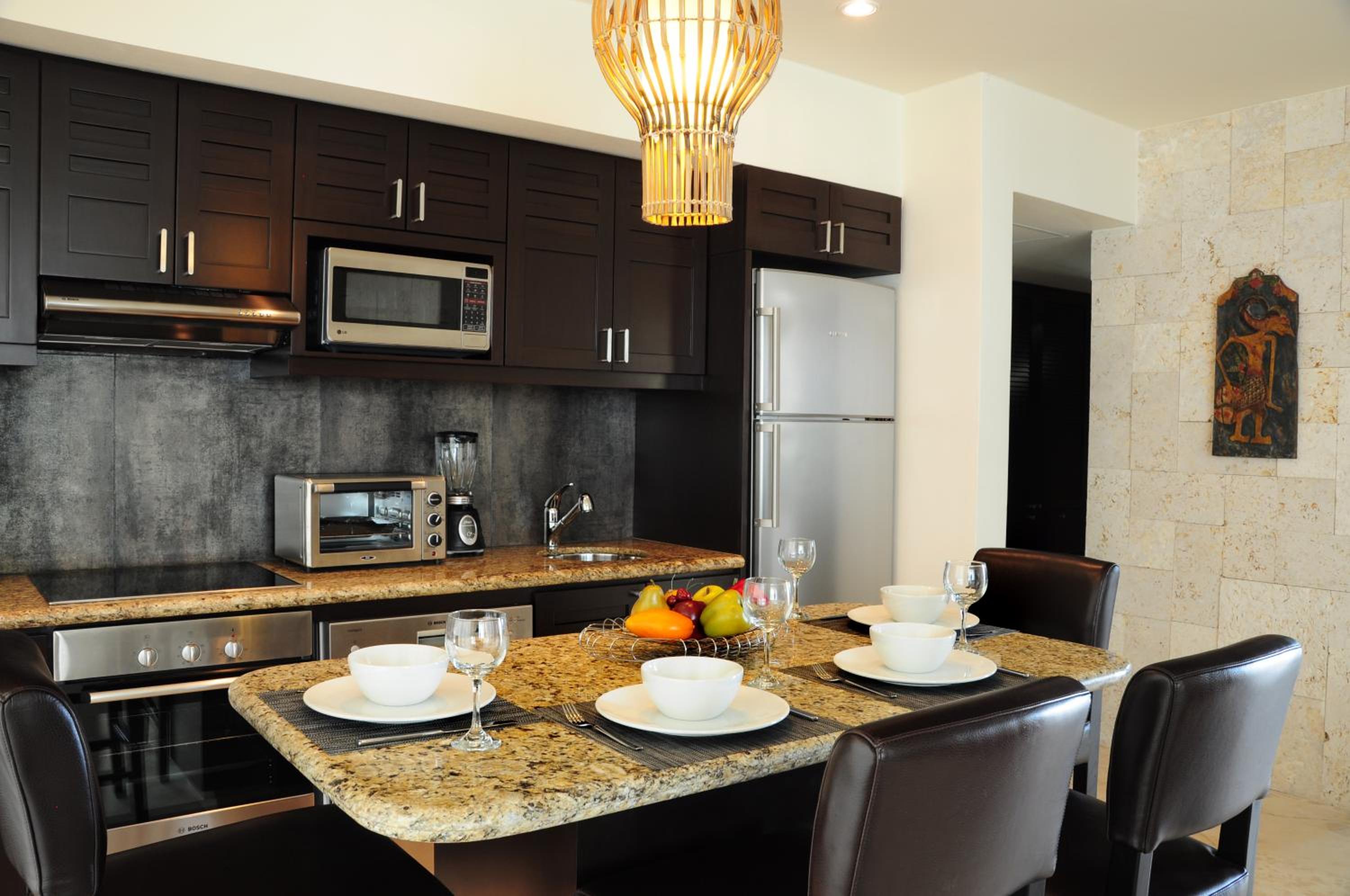 Two Bedroom Premium Partial Sea View photo 3