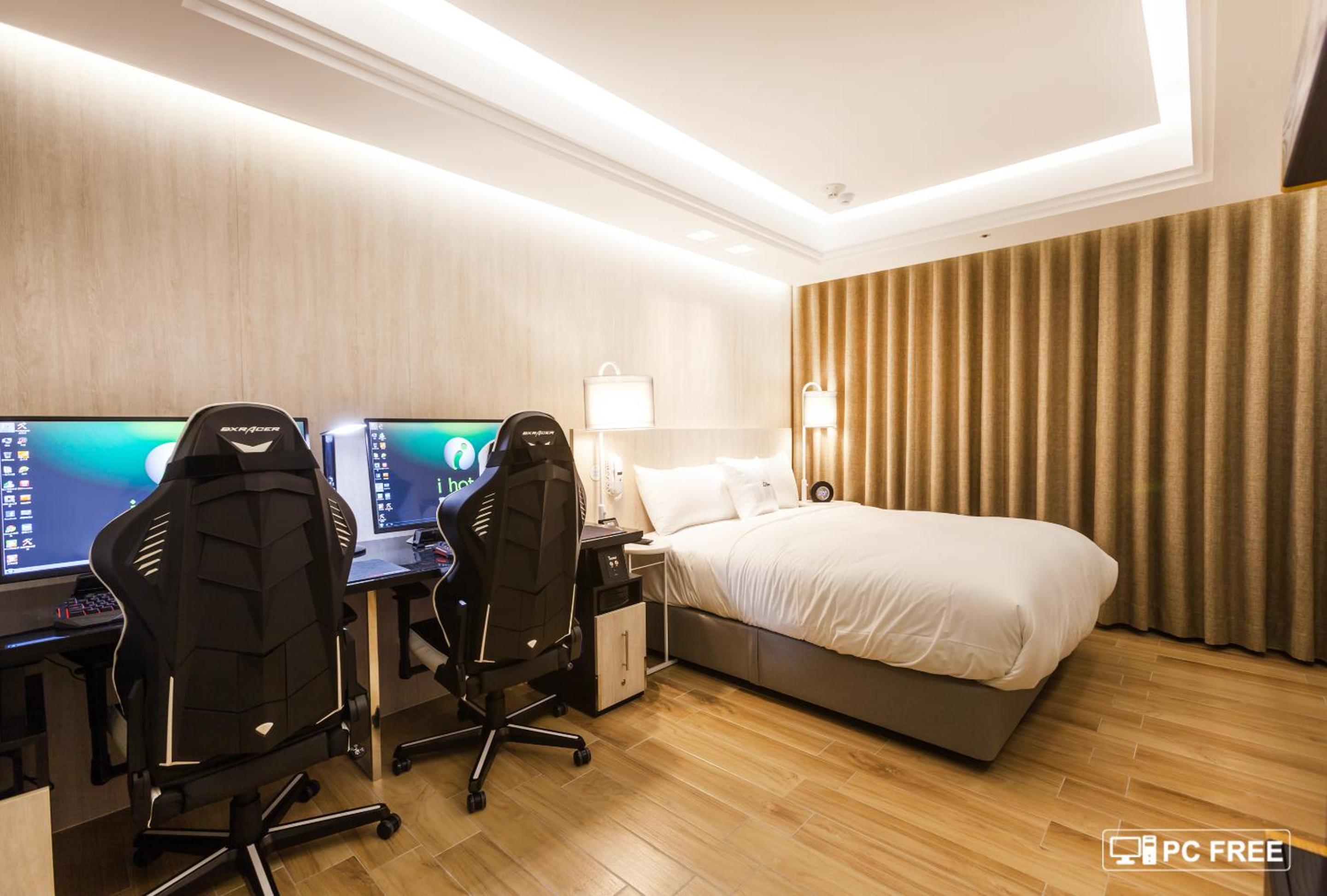 Double Room - Photo 4