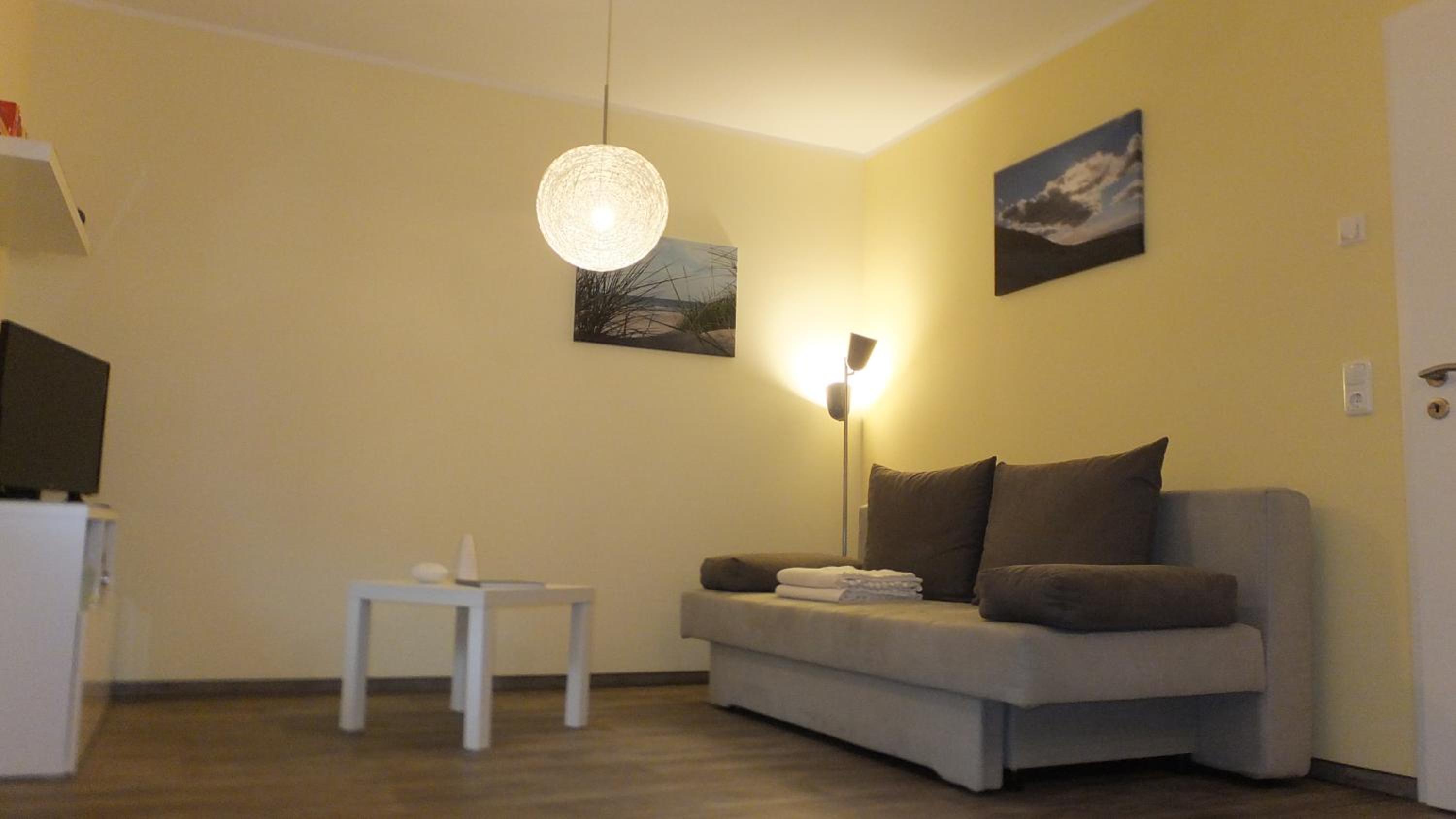 One-Bedroom Apartment photo 1