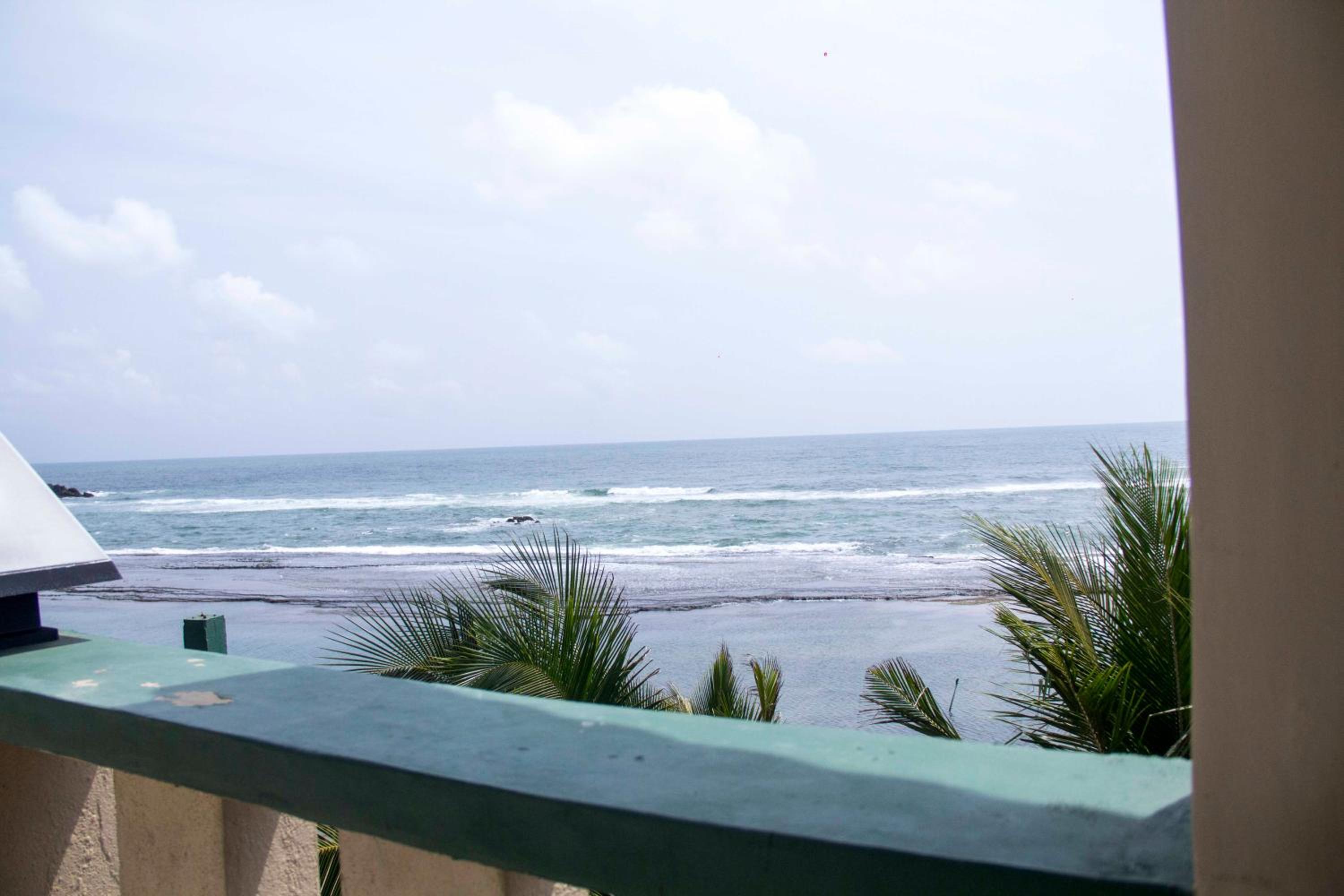 Deluxe Double Room with Balcony and Sea View photo 2