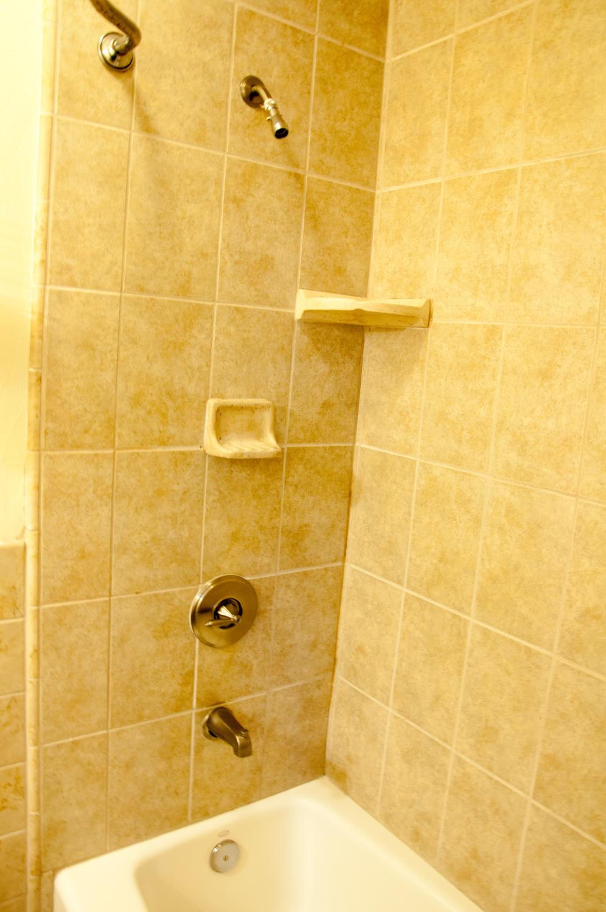 Queen Room - Photo 3