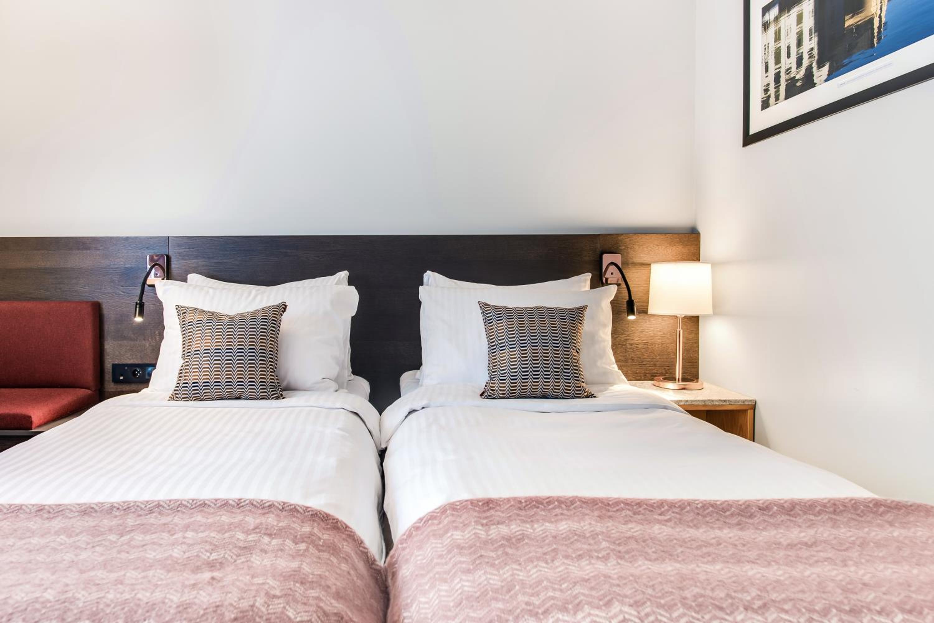 Standard Twin Room - Photo 1