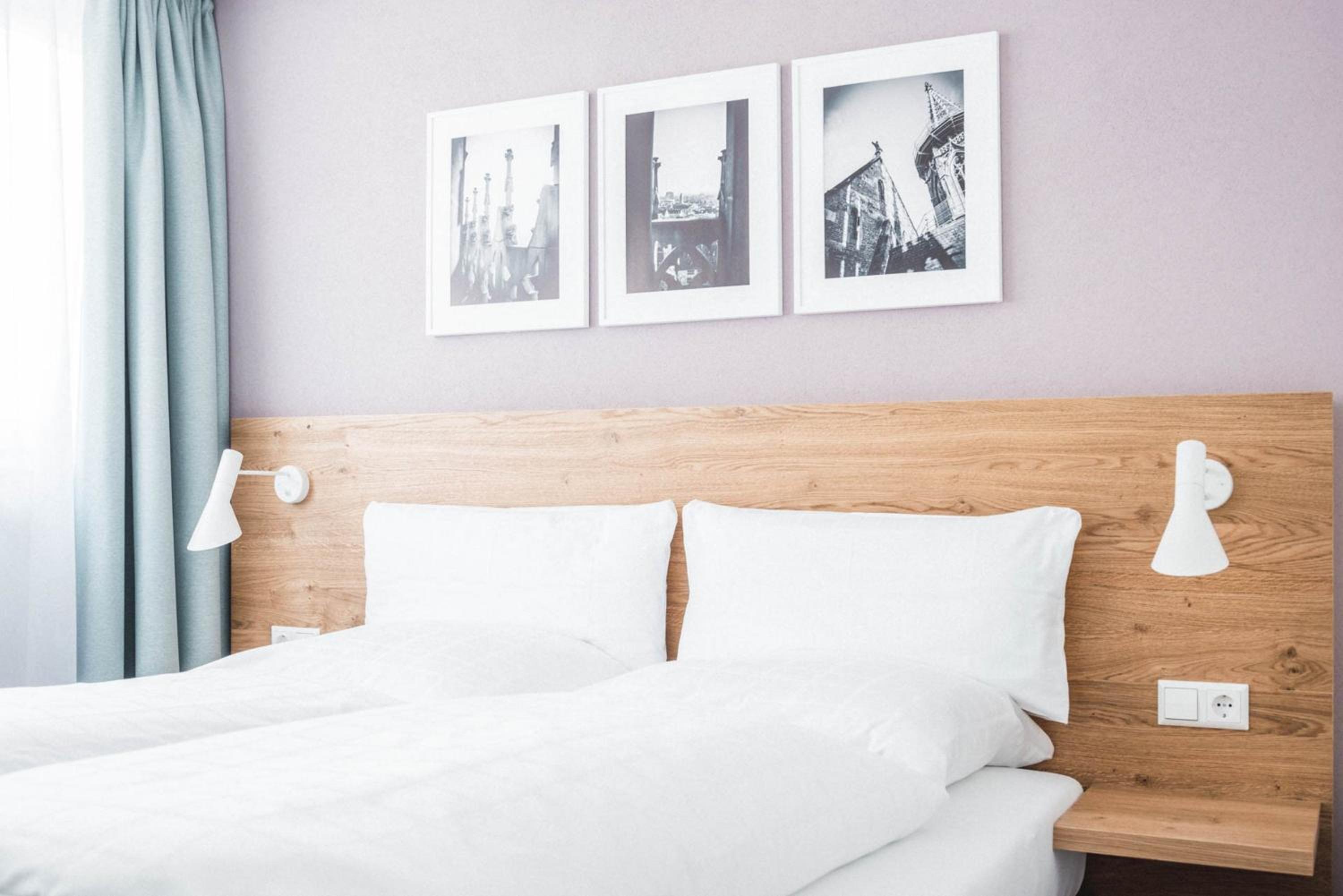 Budget Double Room with 4.6 ft bed  photo 1
