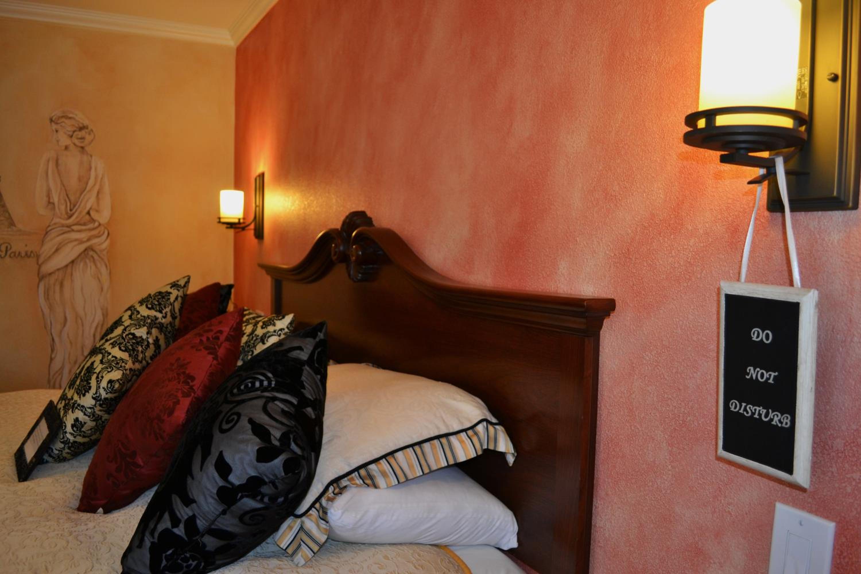 King Room with Spa Bath - Photo 7