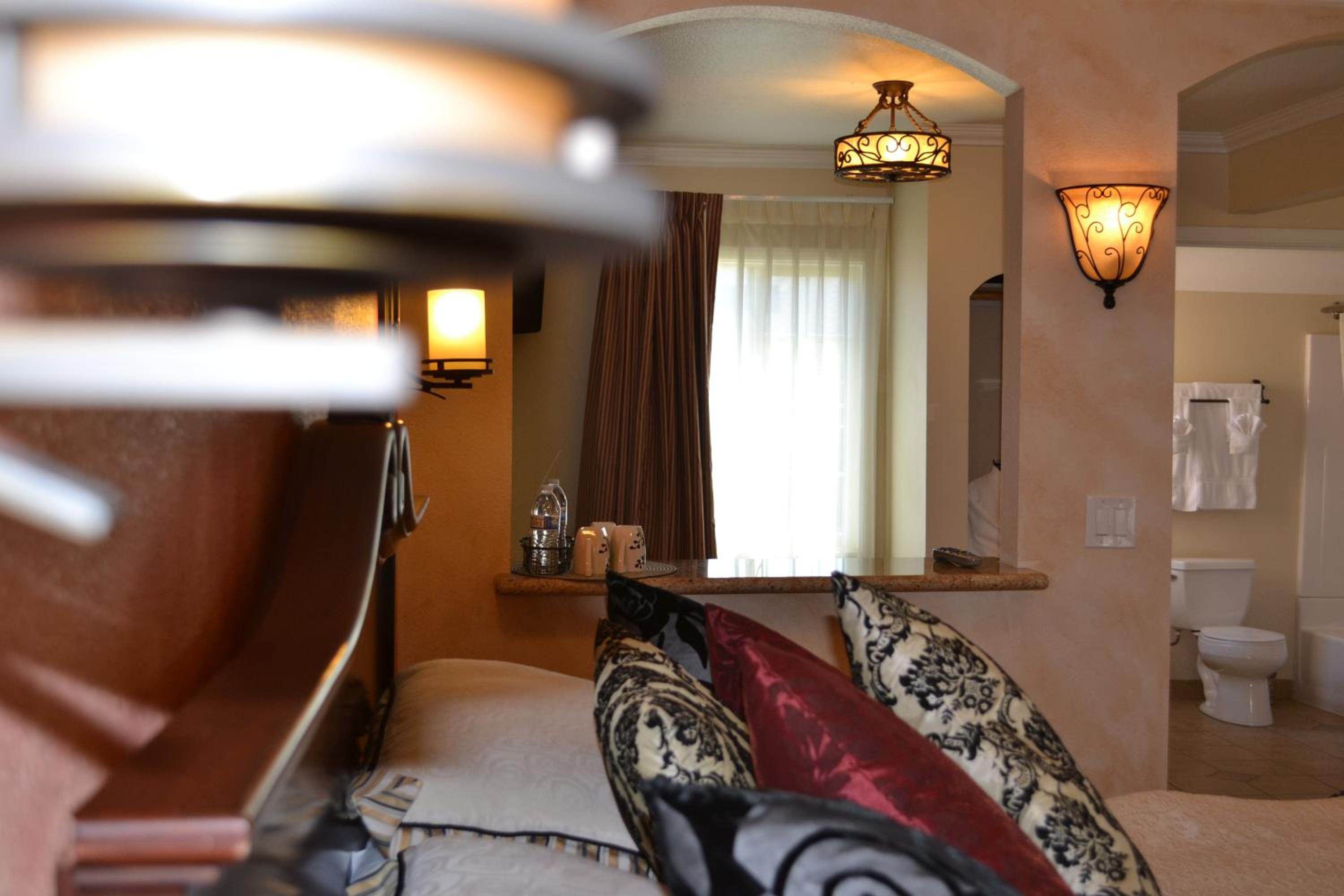 King Room with Spa Bath - Photo 3