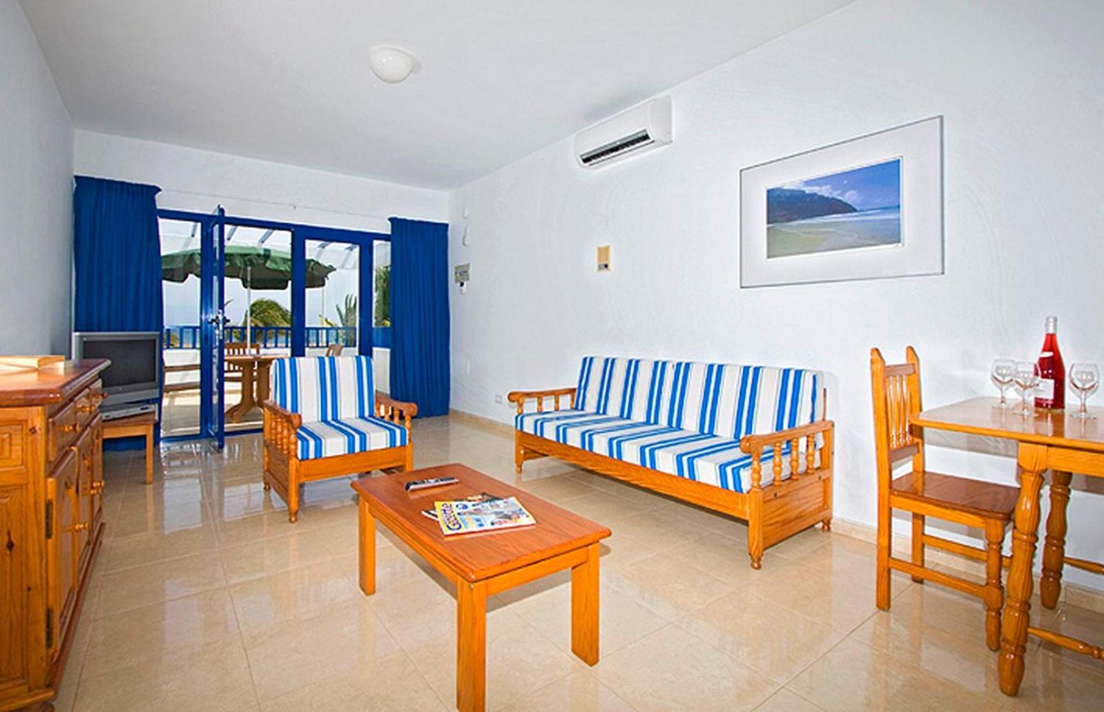 Two-Bedroom Apartment with Sea View (5 Adults) photo 2