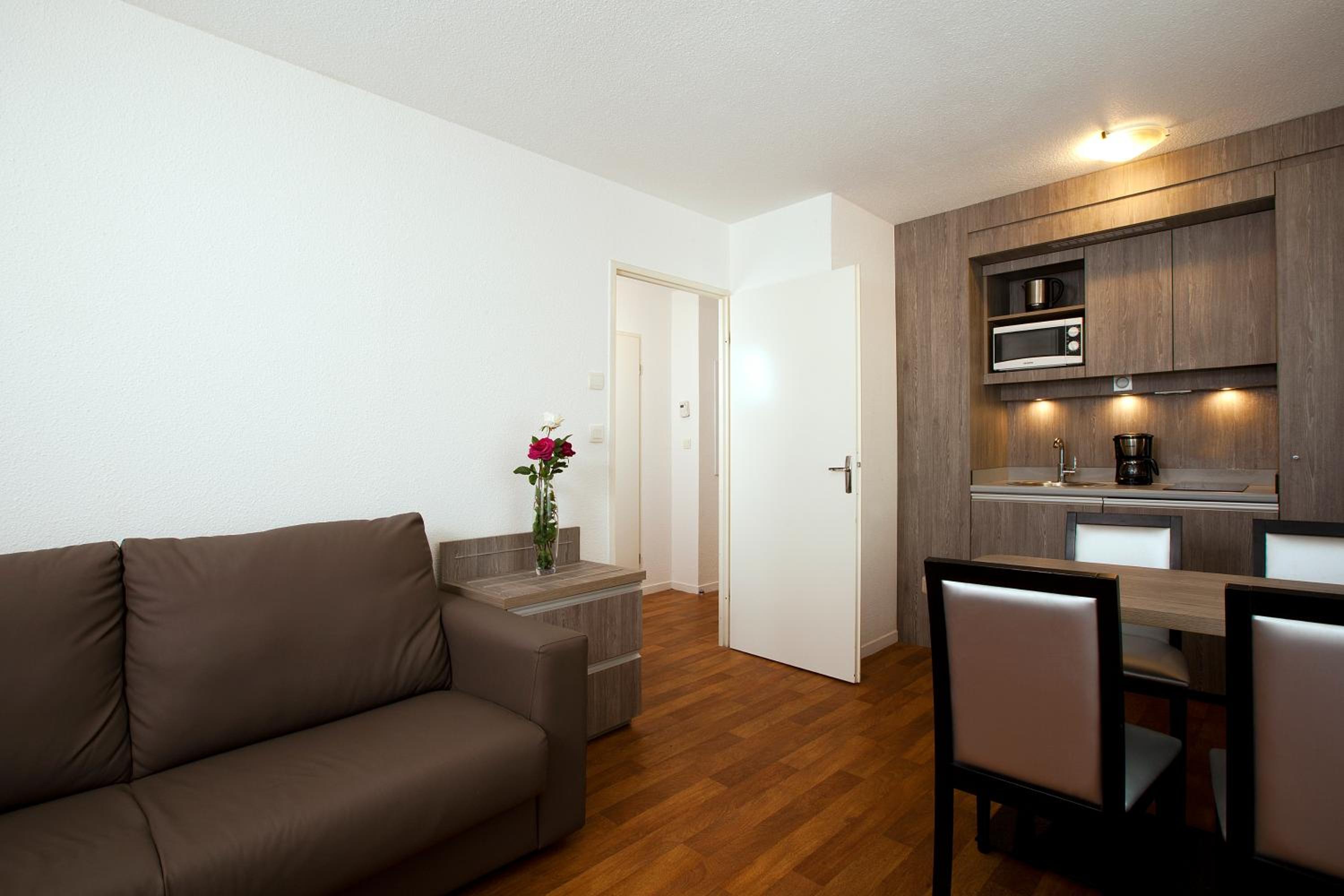 2 Room Apartment 2-4 People - Photo 2