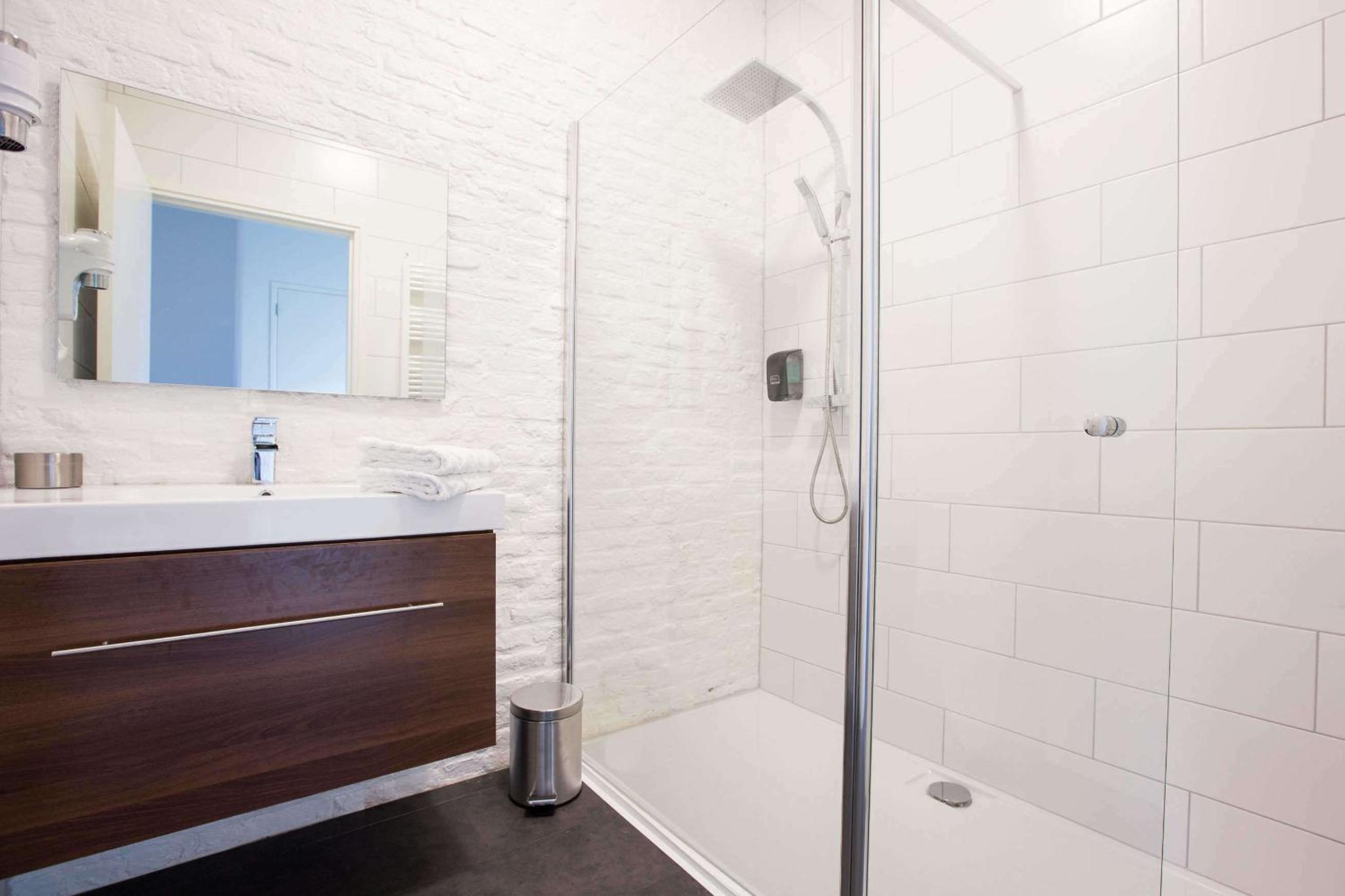 Family Room with Private Bathroom photo 3