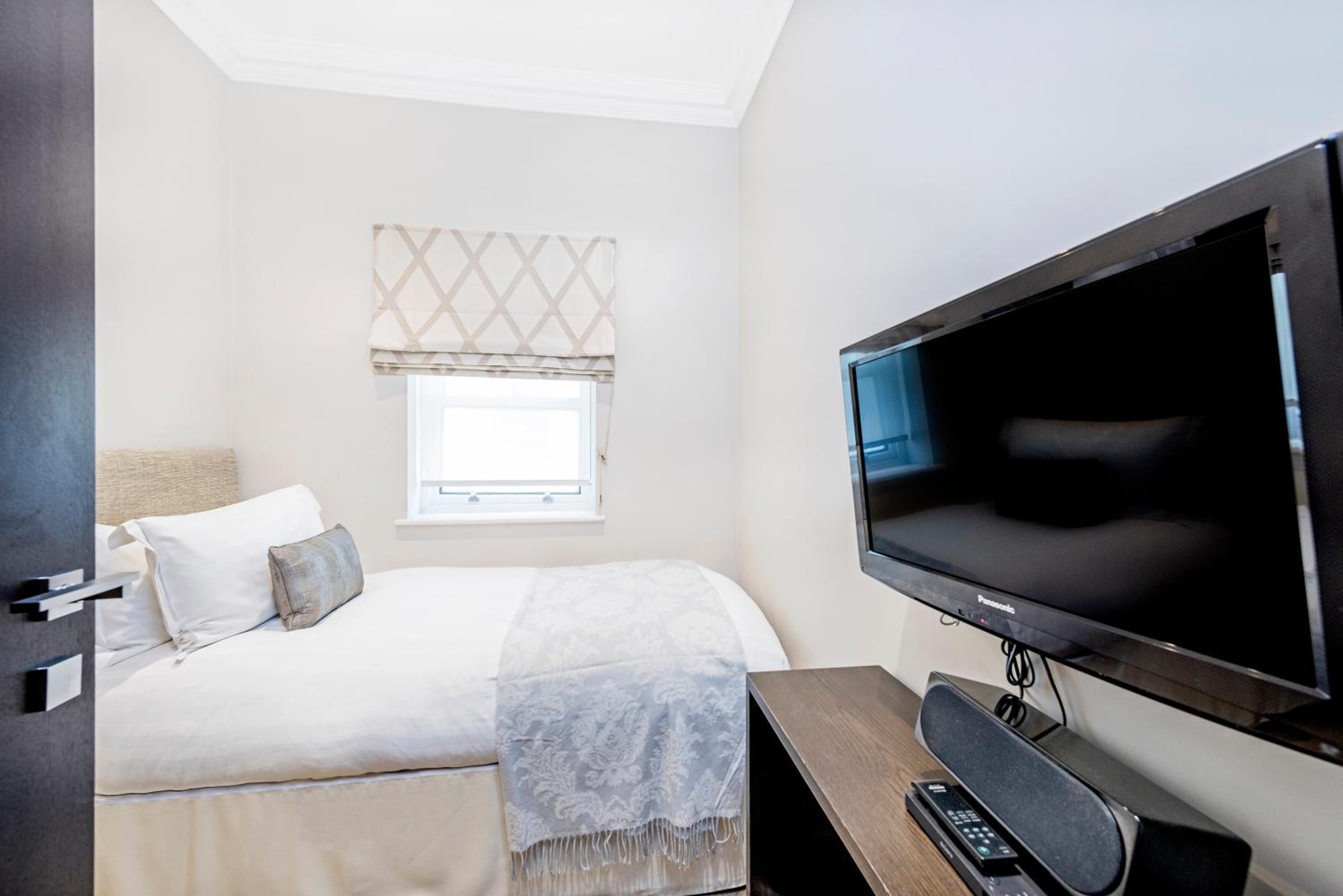 Executive Three Bedroom Apartment with Balcony