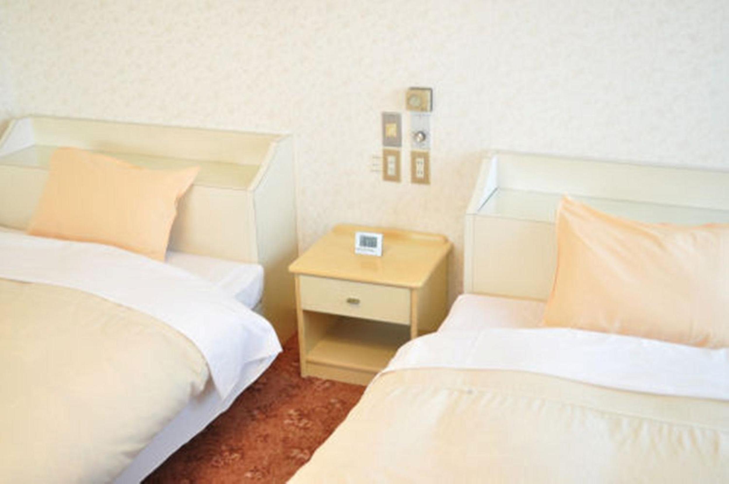 Twin Room - Photo 1