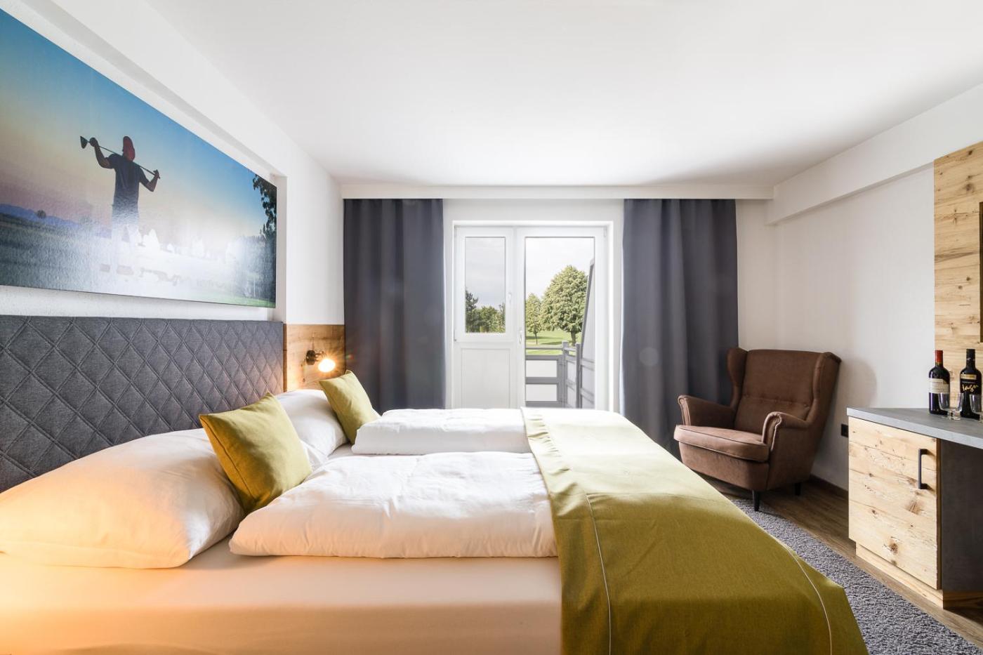 Superior Double Room with Balcony - Photo 12