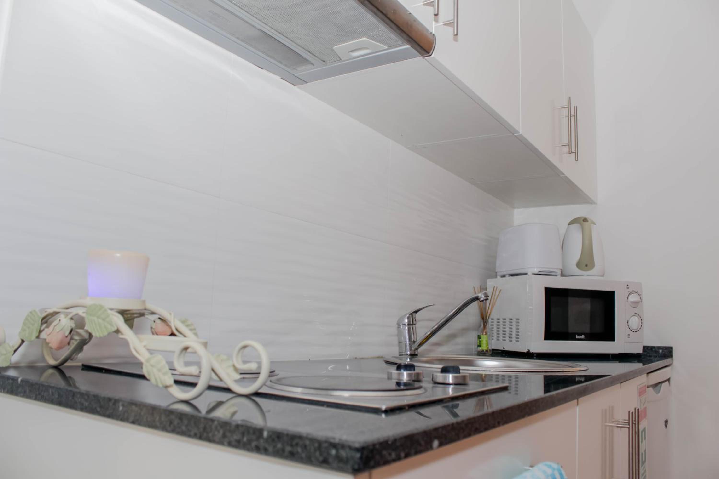 Studio Apartment - Photo 12