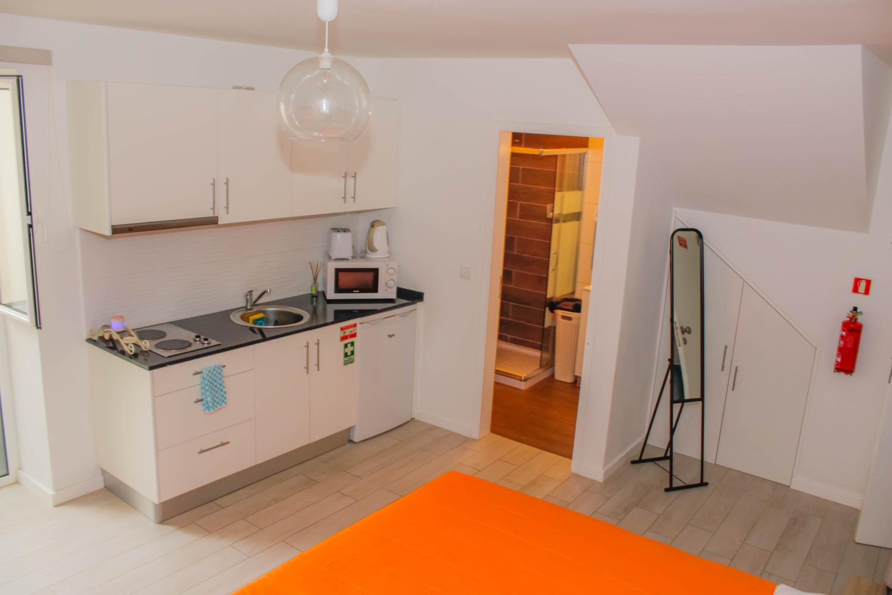 Studio Apartment - Photo 11