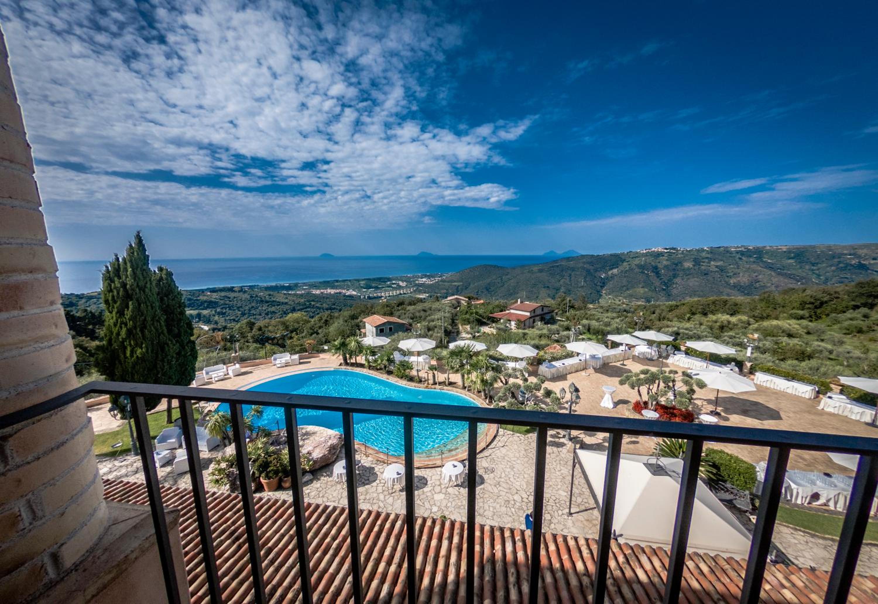 Standard Triple Room with Sea View photo 2