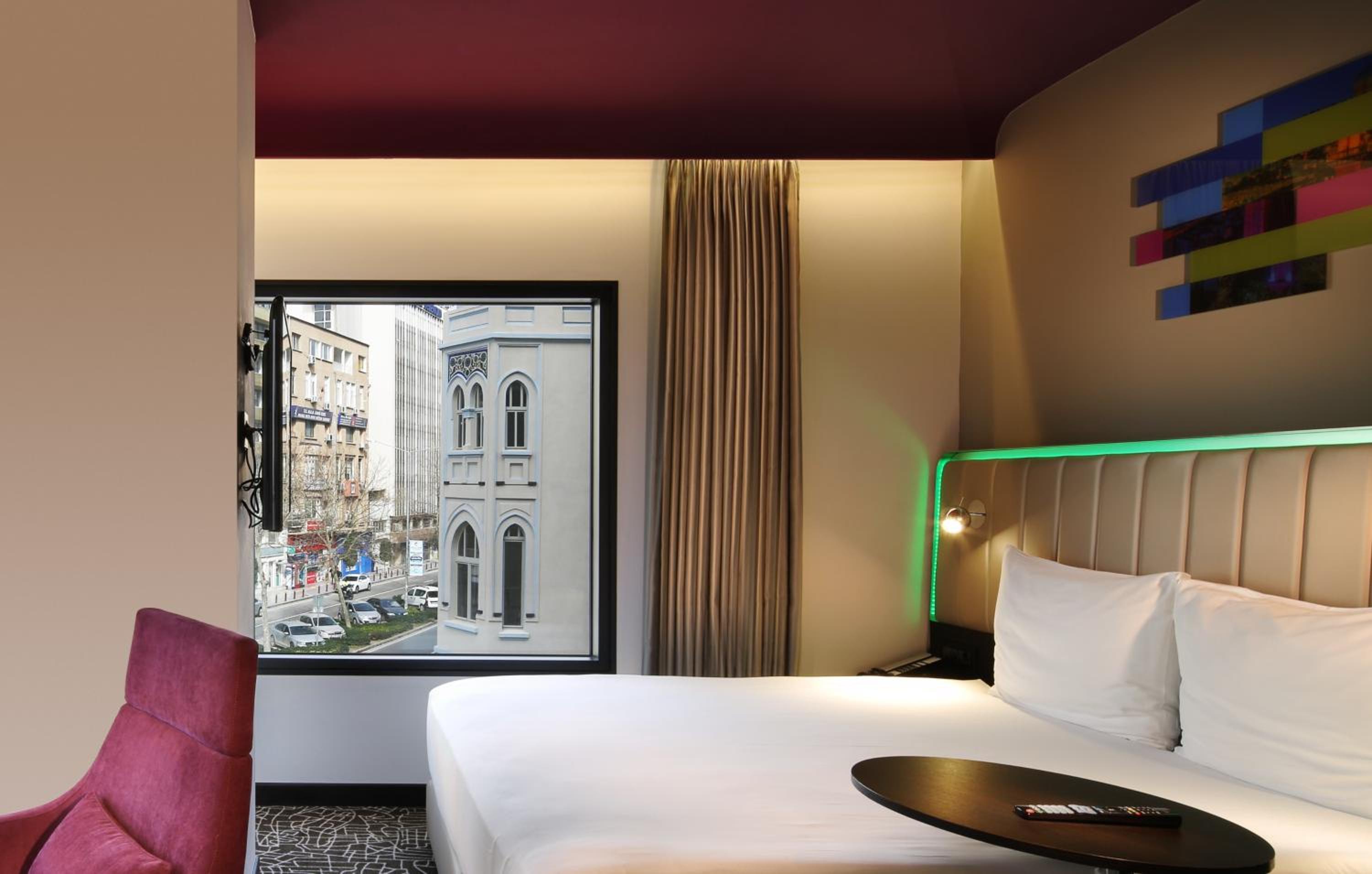 Superior Room with City View